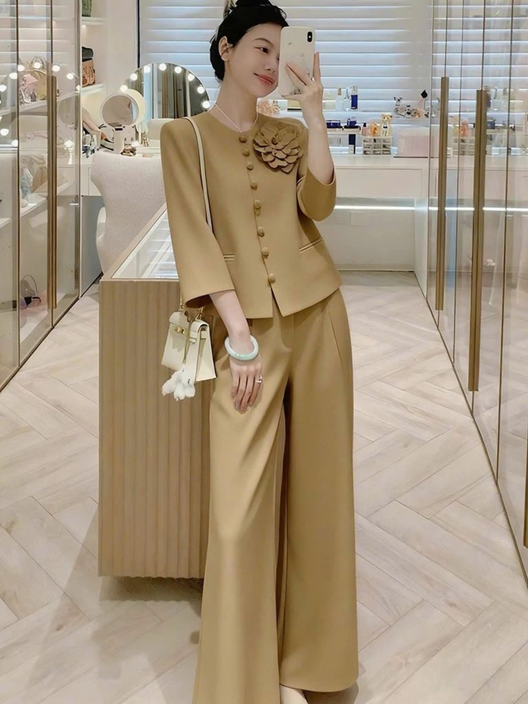 VGU2070 SET ÁO TAY DÀI PHỐI NÚT ĐÍNH HOA NGỰC