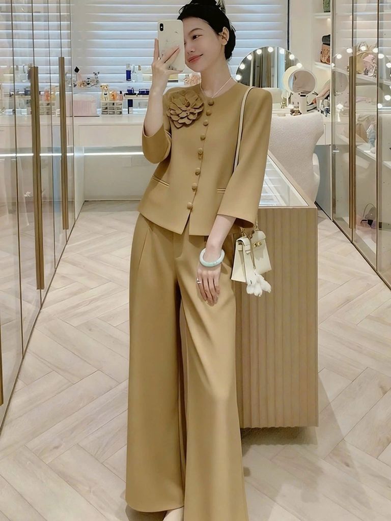 VGU2070 SET ÁO TAY DÀI PHỐI NÚT ĐÍNH HOA NGỰC