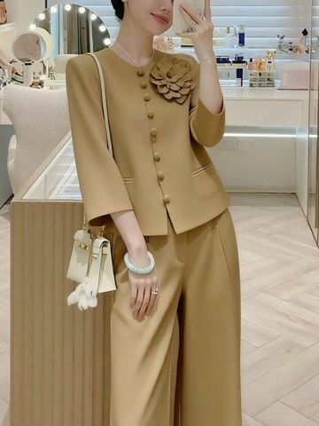 VGU2070 SET ÁO TAY DÀI PHỐI NÚT ĐÍNH HOA NGỰC