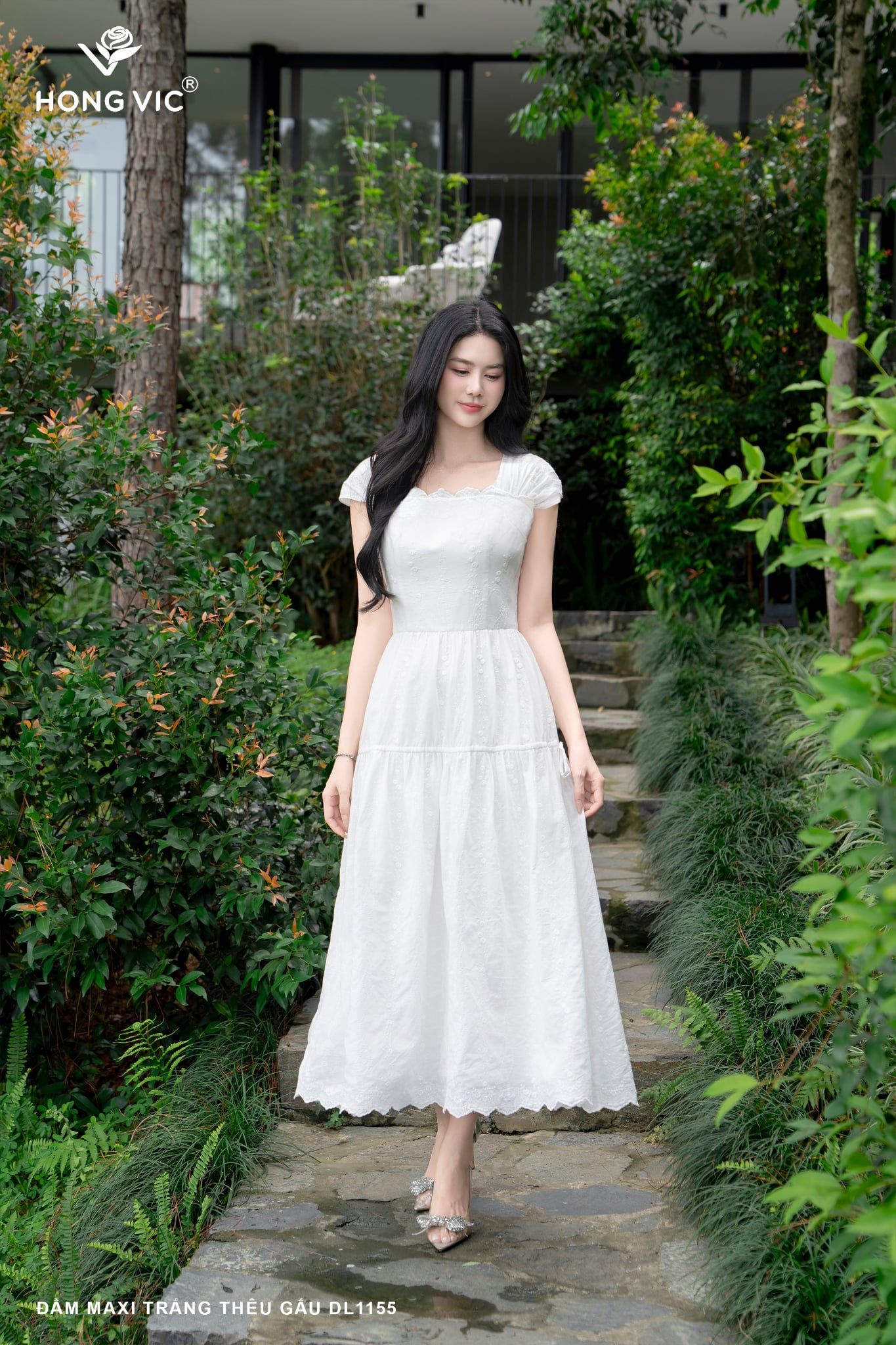 Đầm maxi trắng thêu gấu DL1155