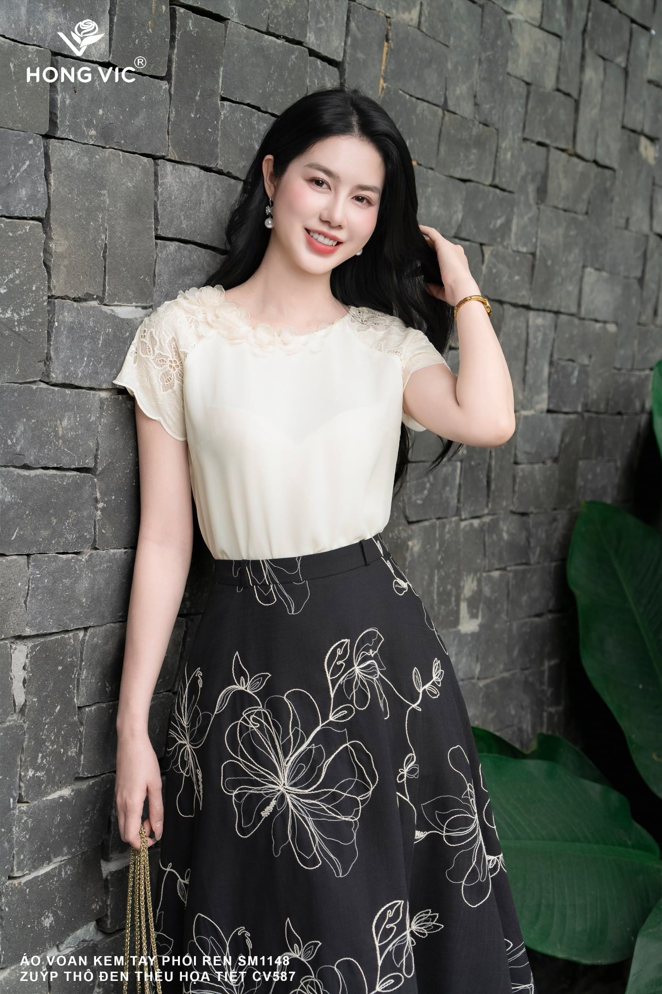 Áo voan kem tay phối ren SM1148