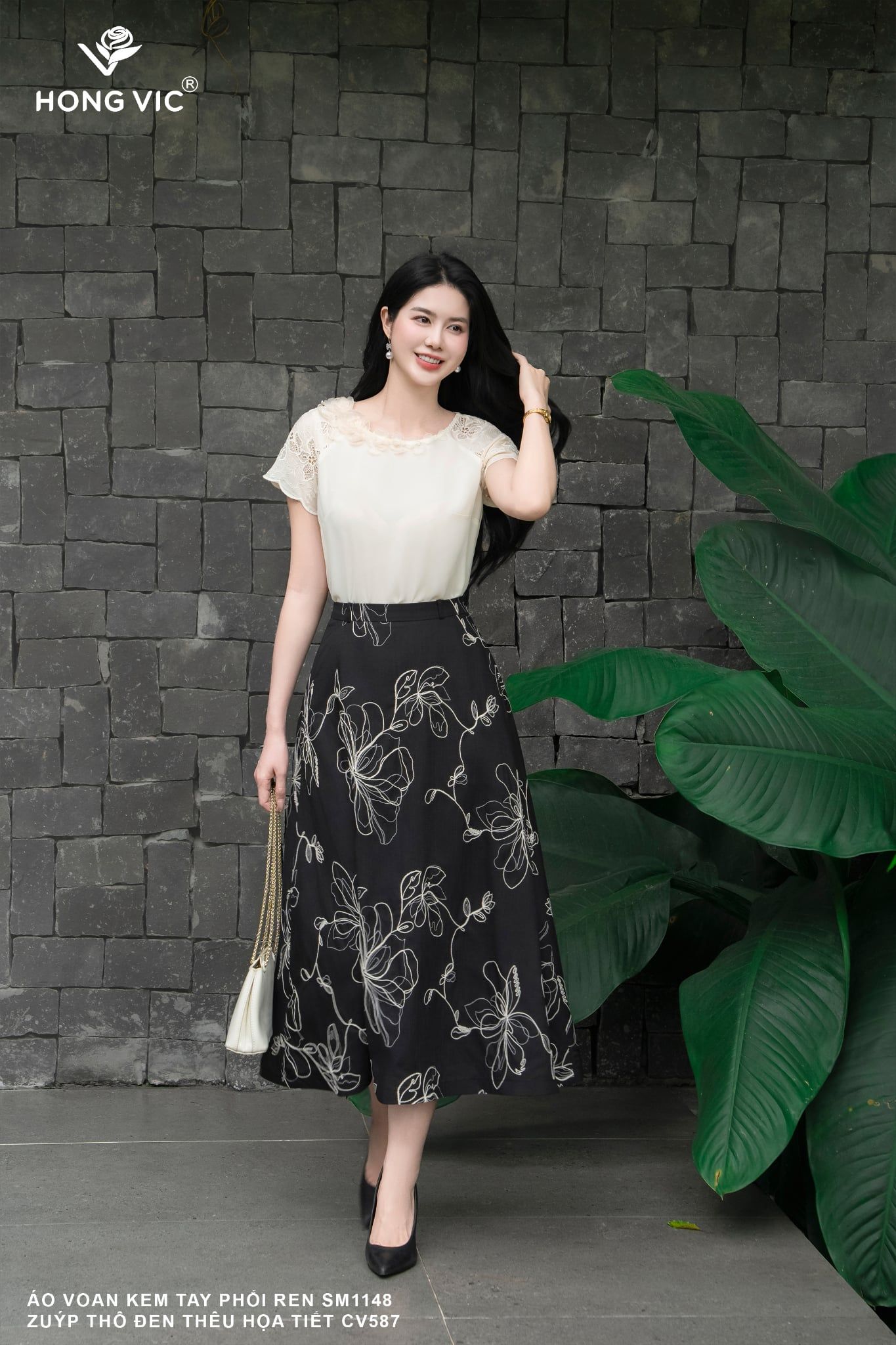 Zuýp thô đen thêu họa tiết CV587