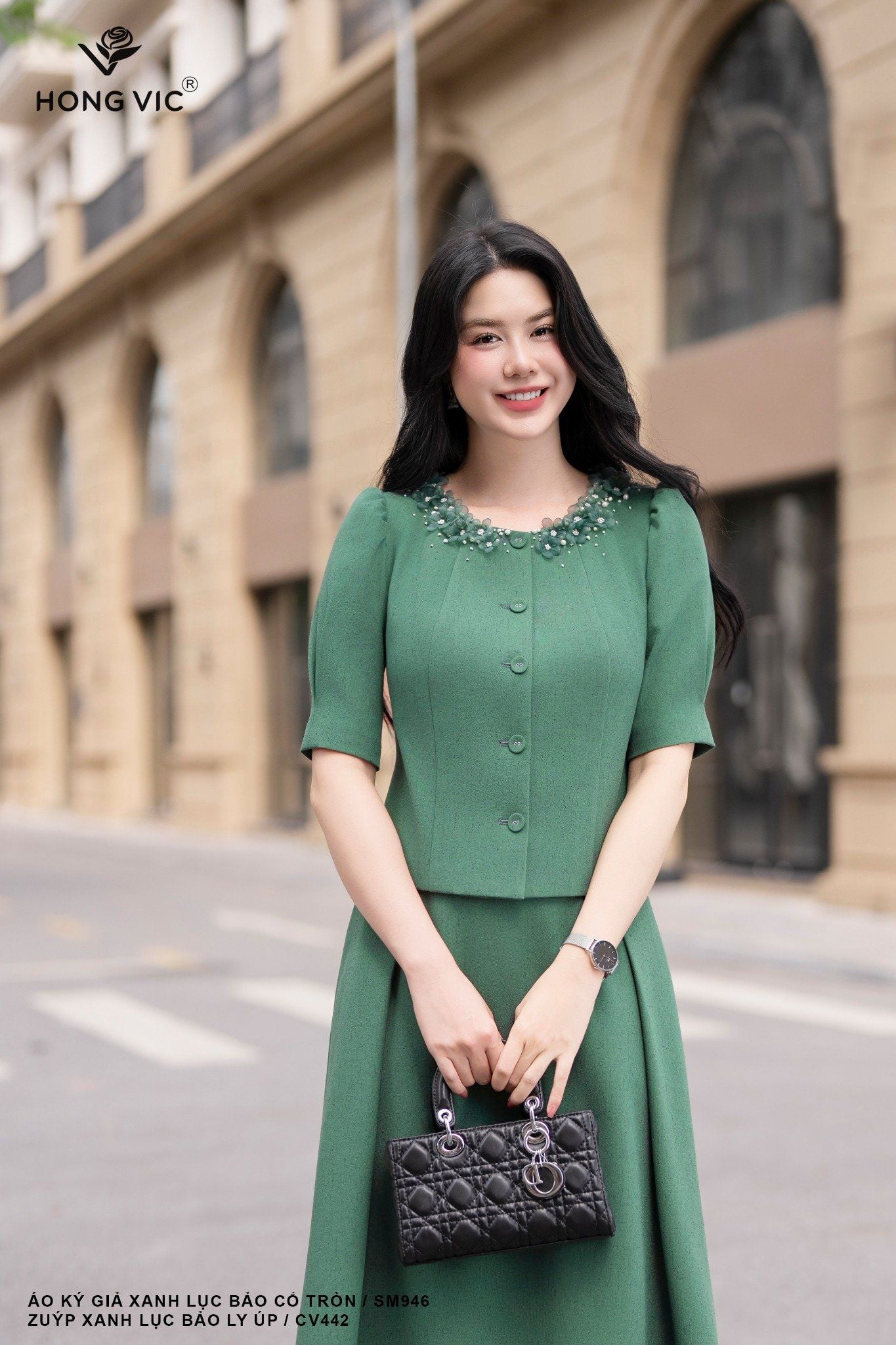 Áo ký giả xanh lục bảo cổ tròn SM946