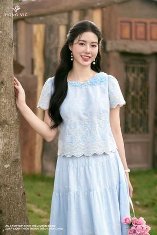 Áo croptop xanh thêu chân SM902