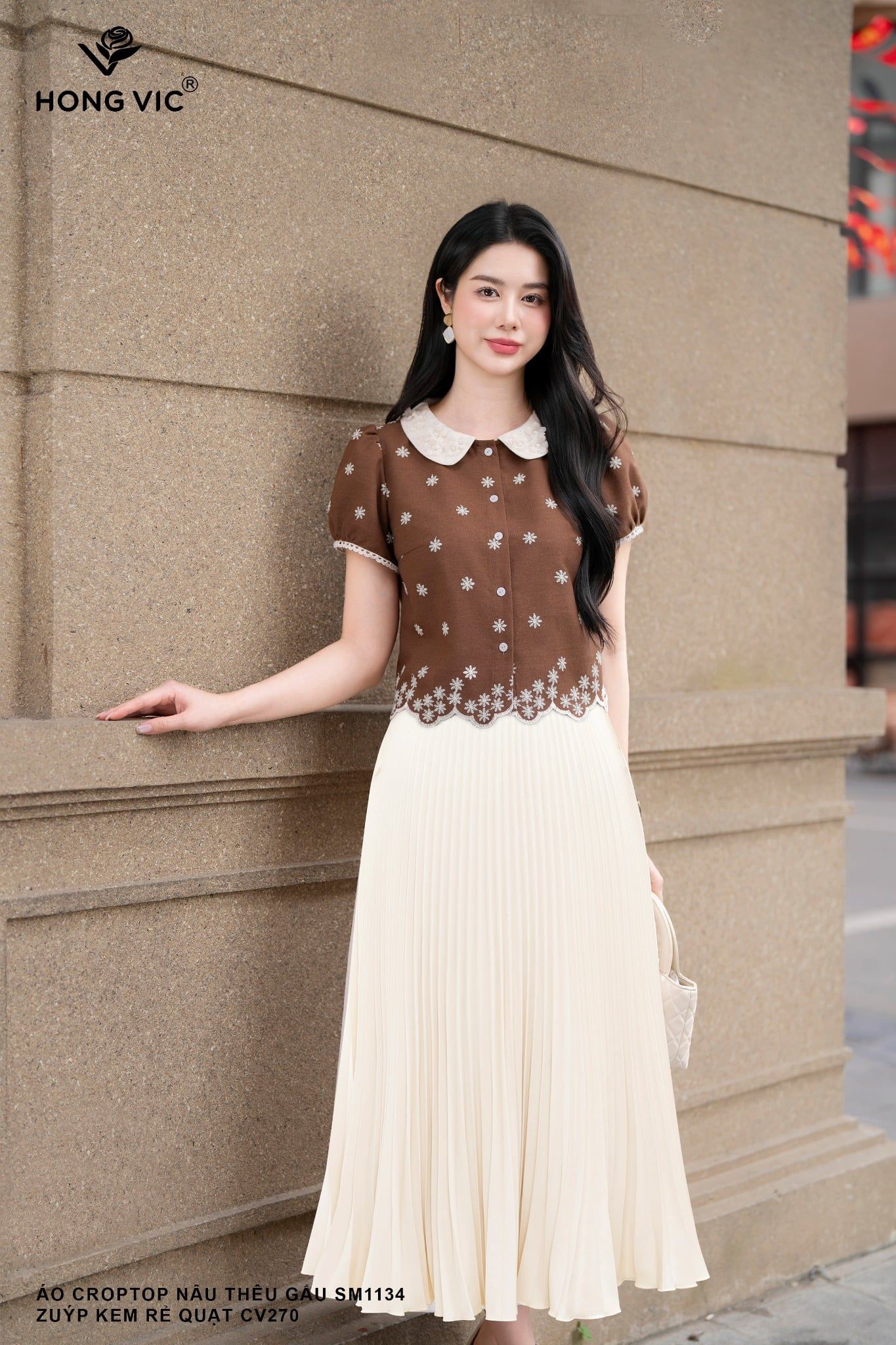 Áo croptop nâu thêu gấu SM1134