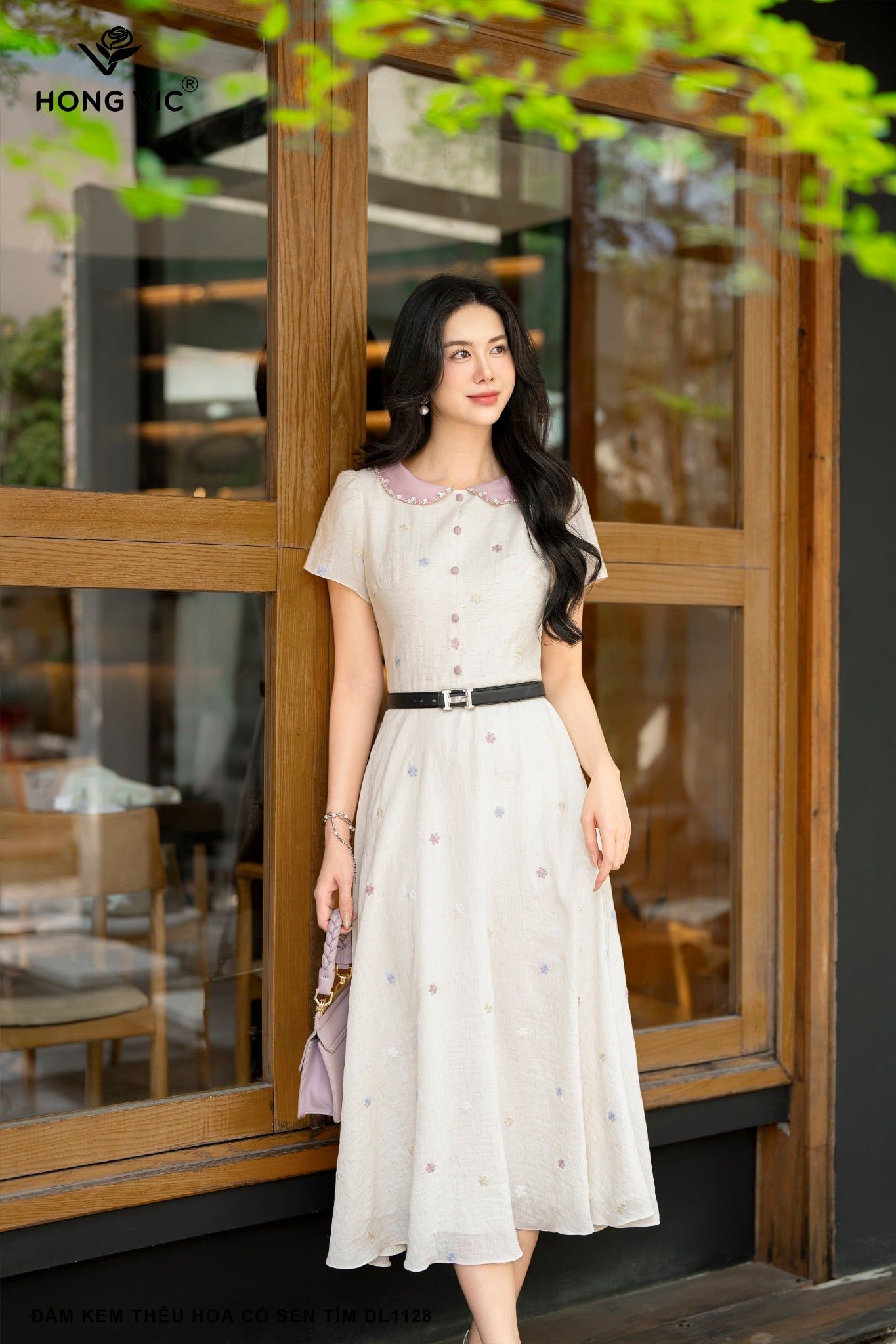 Đầm kem thêu hoa cổ sen tím DL1128