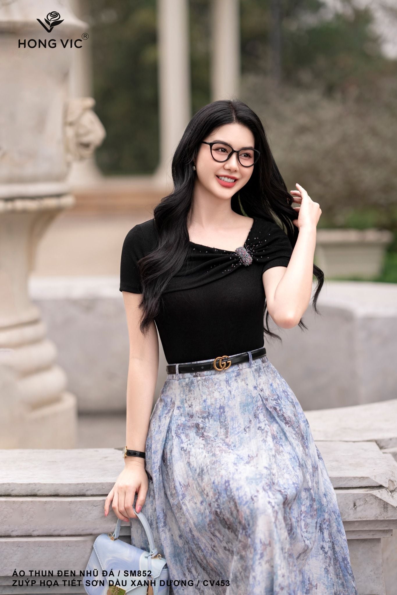 Áo thun đen nhũ đá SM852