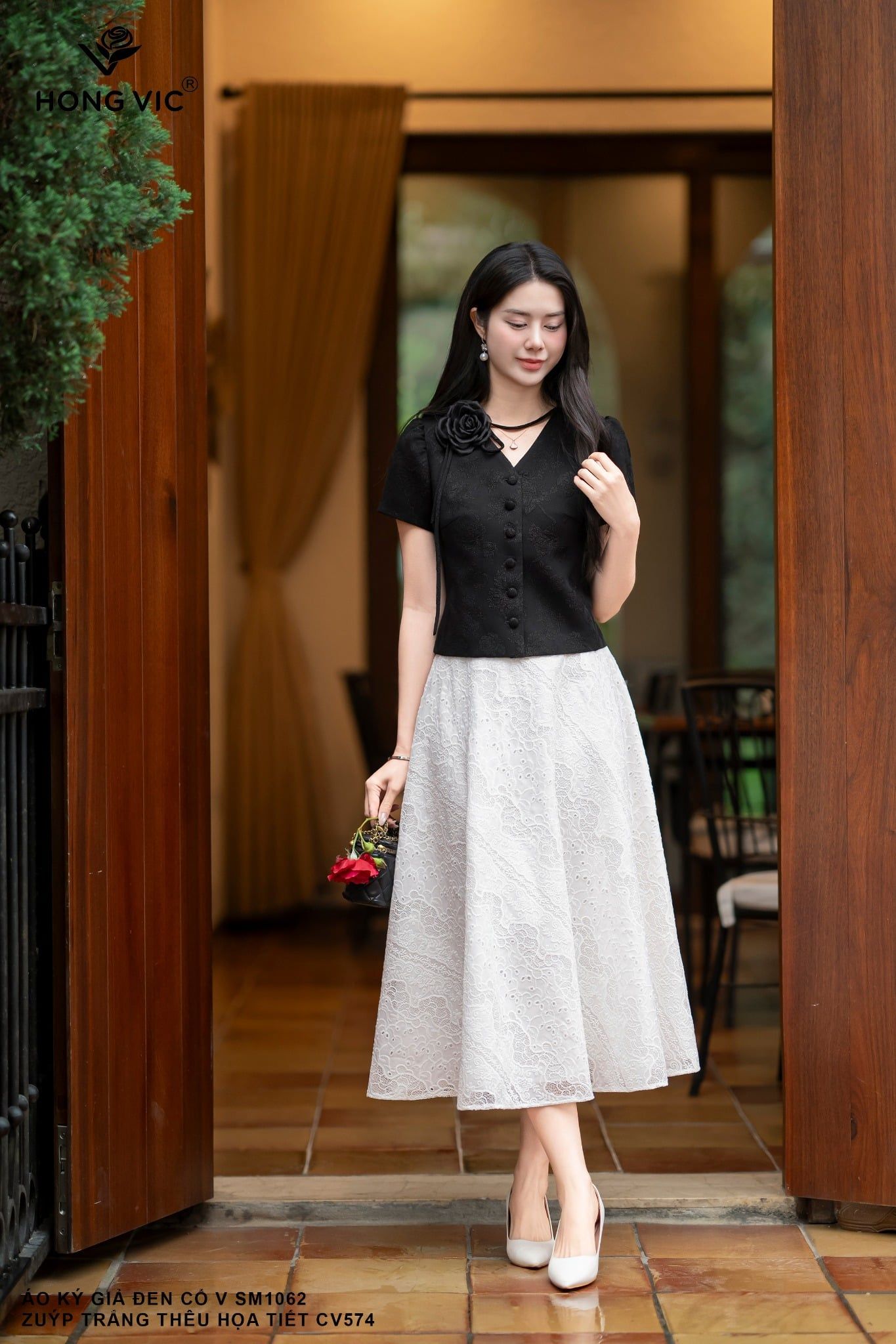 Zuýp trắng thêu họa tiết CV574