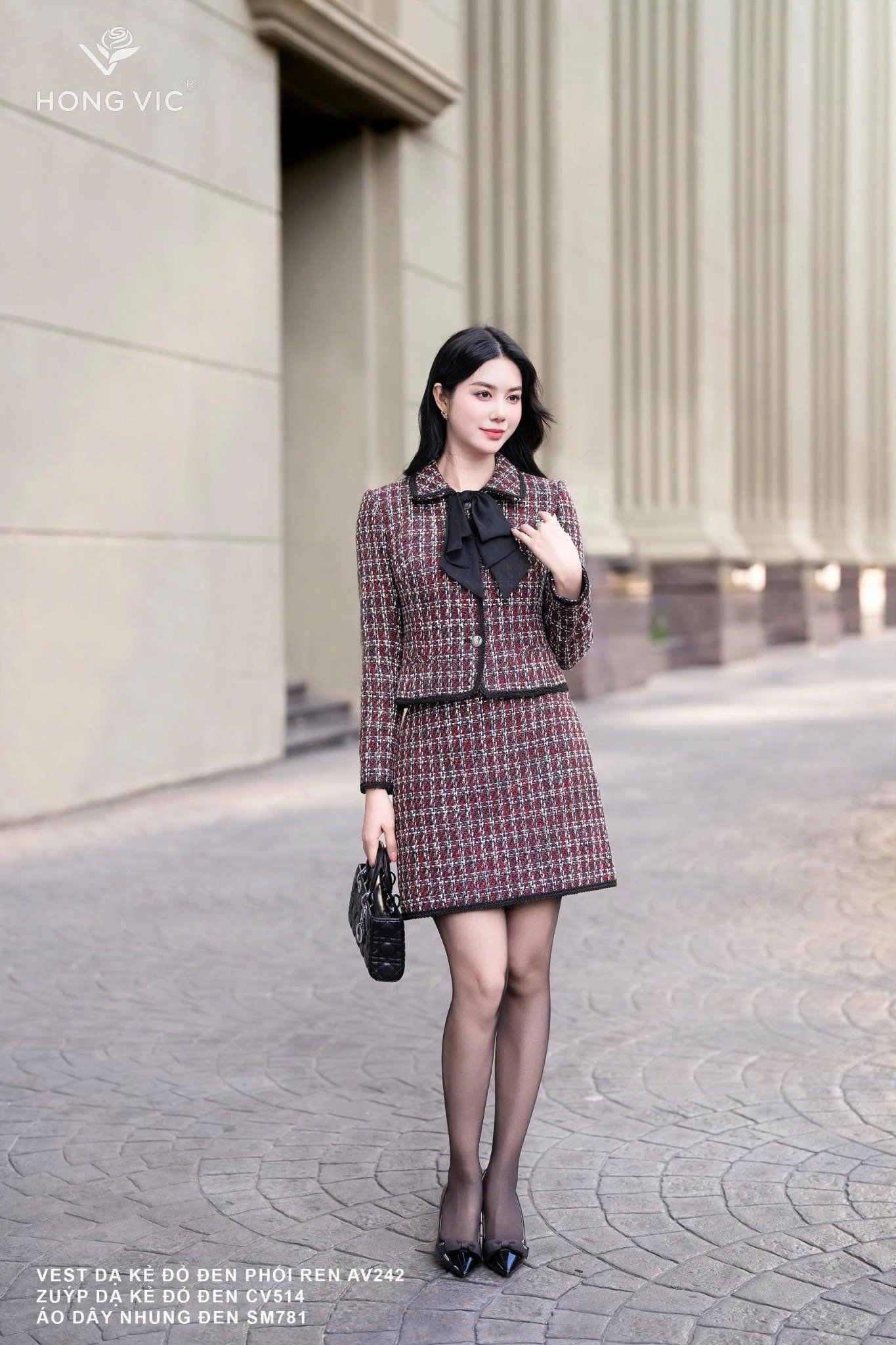 Vest dạ kẻ đỏ đen phối ren AV242