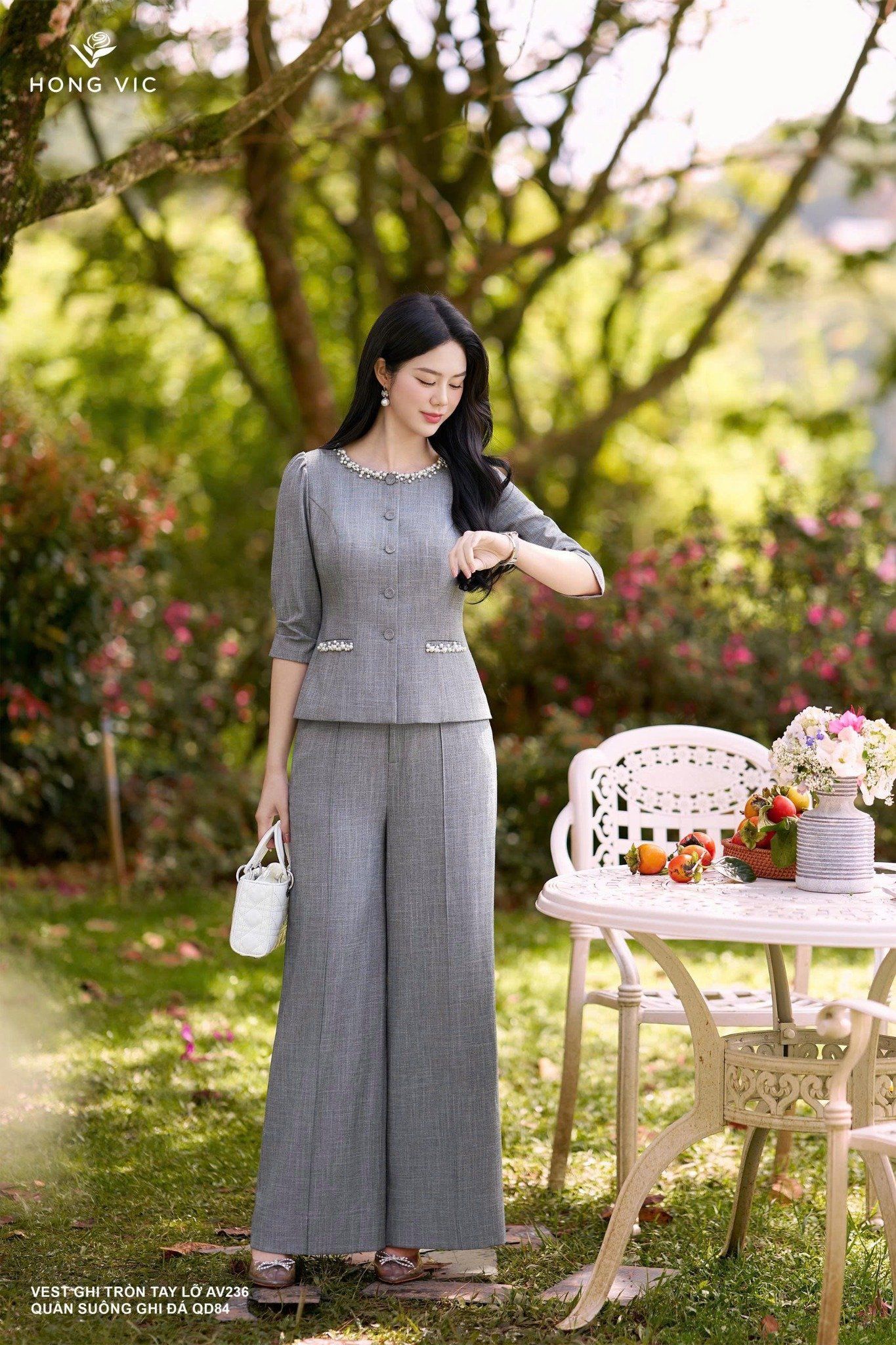 Vest ghi cổ tròn tay lỡ AV236