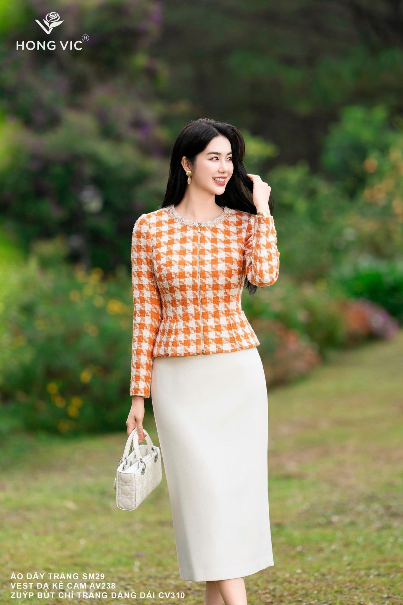 Vest dạ kẻ cam AV238