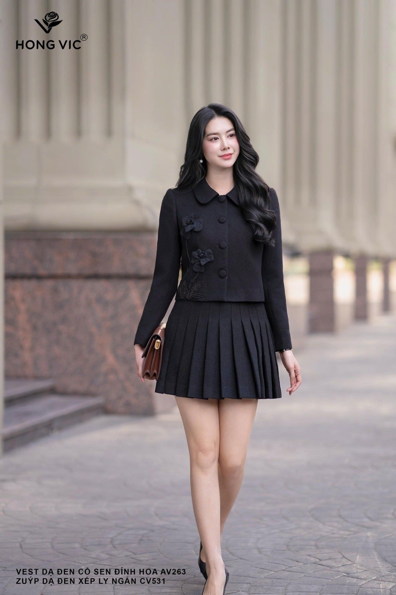 Zuýp dạ đen xếp ly ngắn CV531