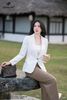 Blazer trắng đính hoa AV169