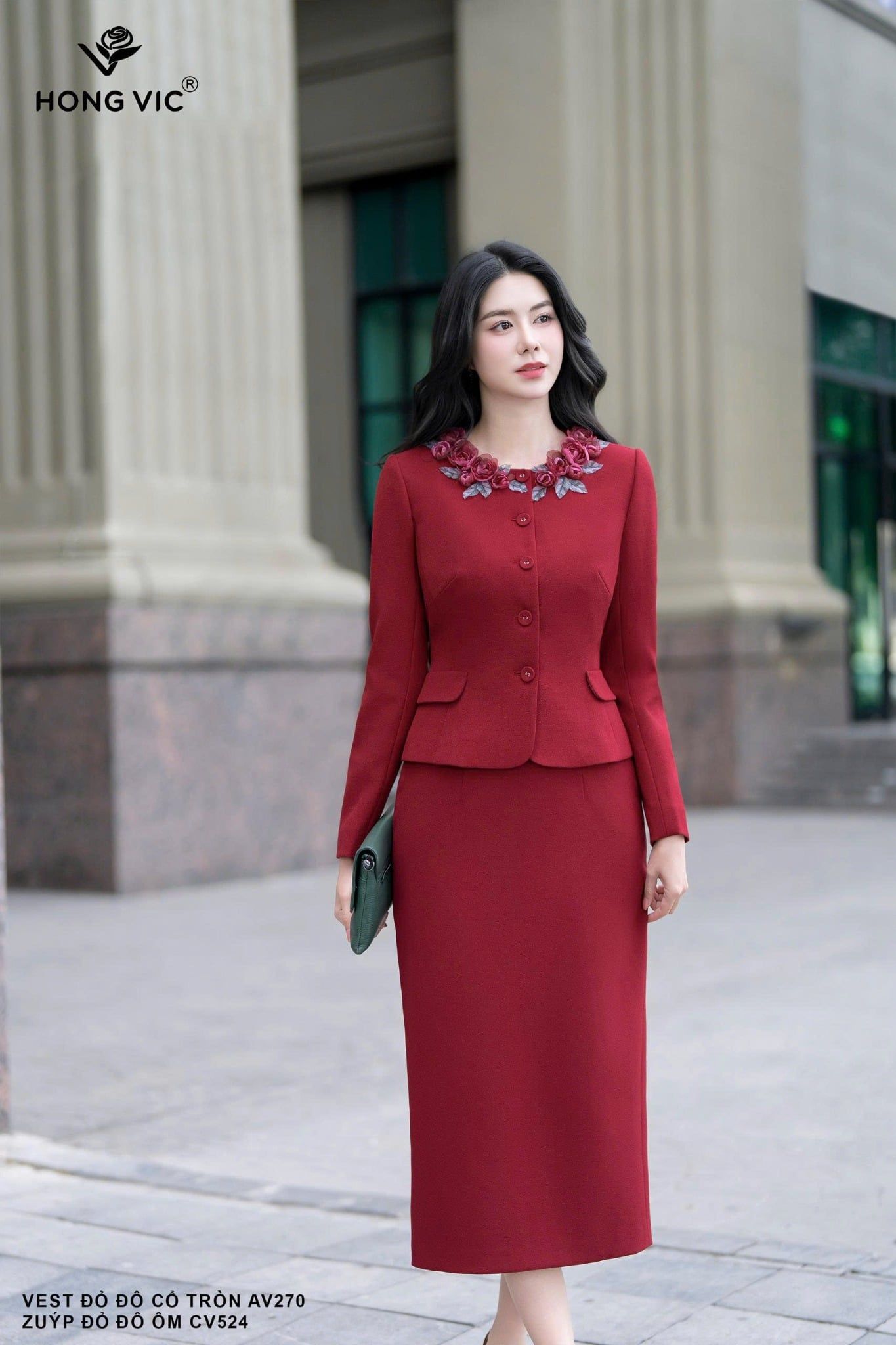 Vest đỏ đô cổ tròn AV270