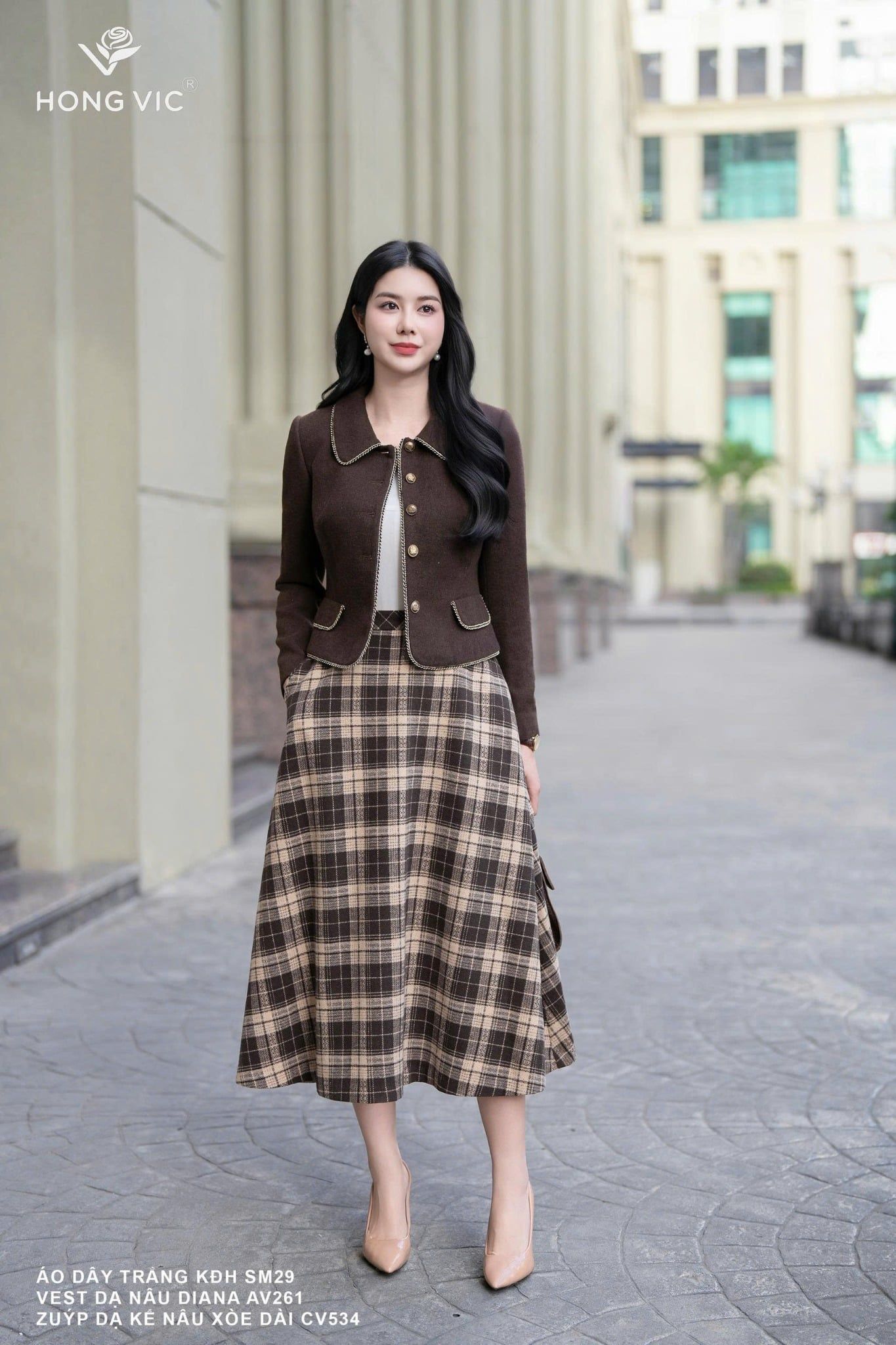 Zuýp dạ kẻ nâu xòe dài CV534