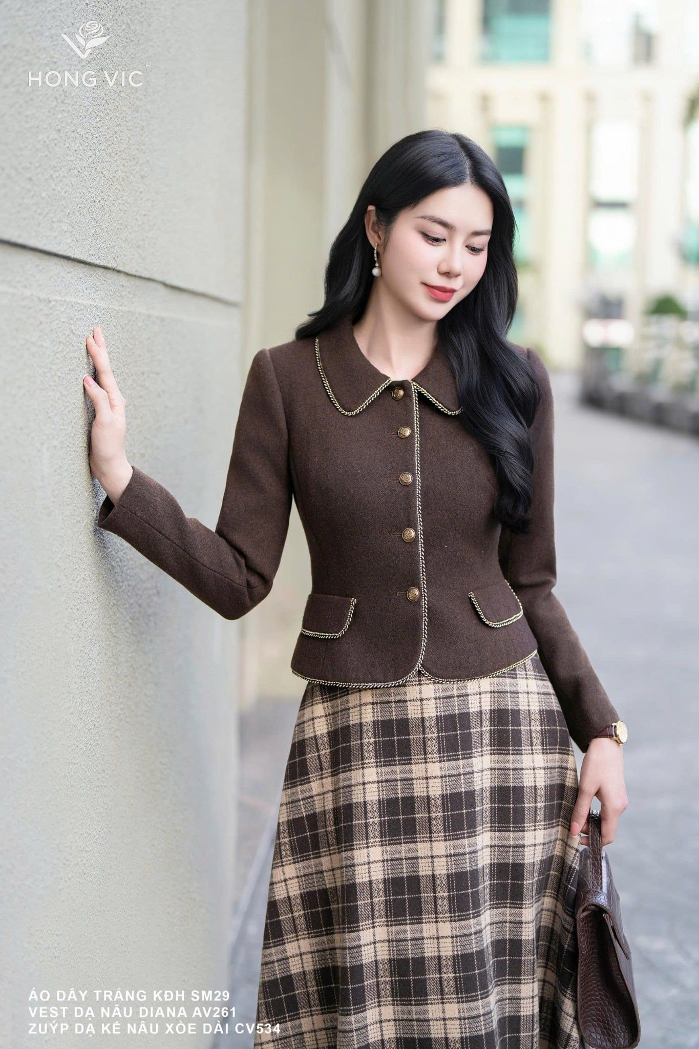 Vest dạ nâu Diana AV261