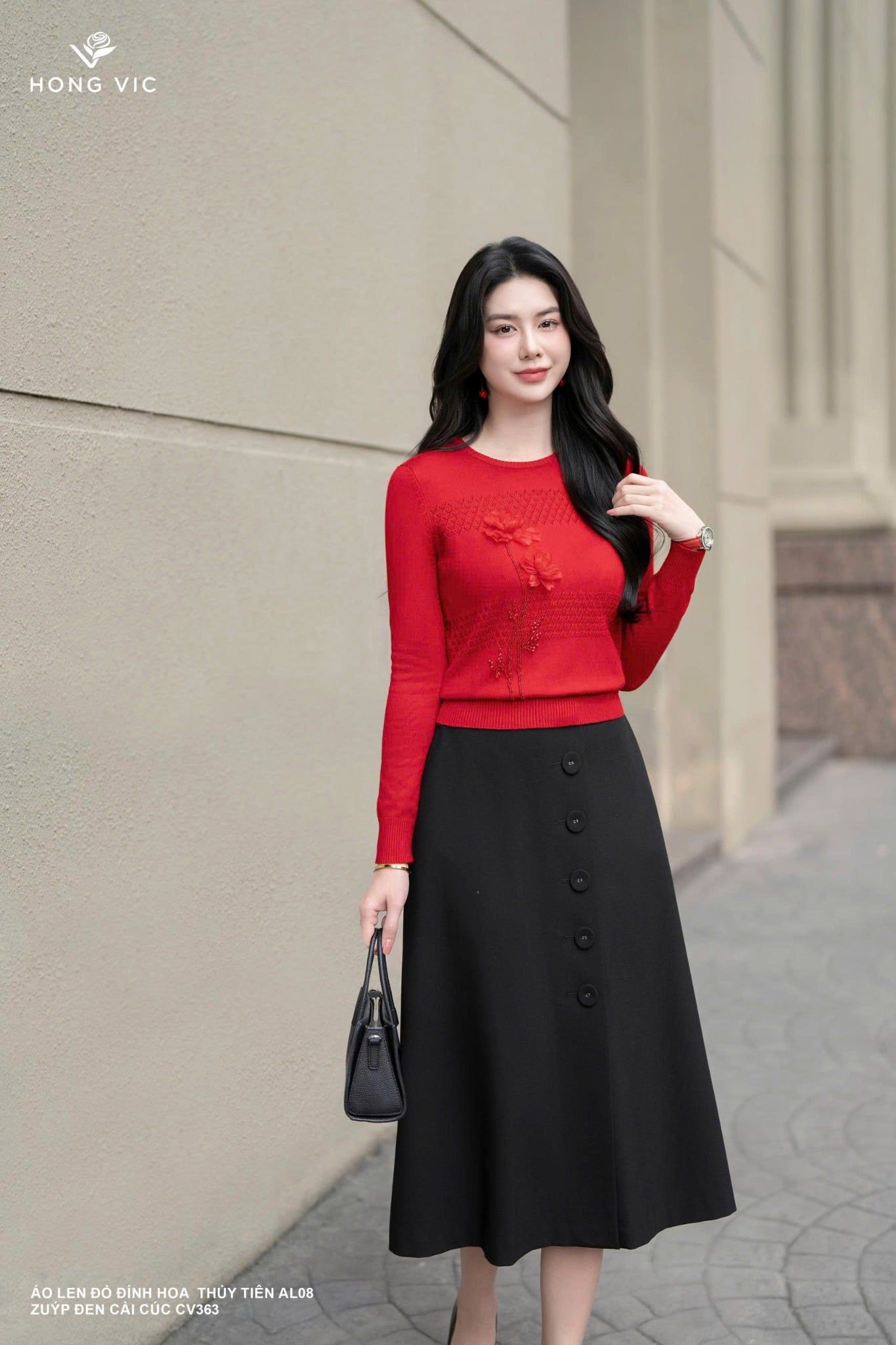 Áo len đỏ đính hoa thủy tiên AL08