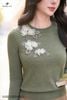 Áo len rêu cổ tròn đính hoa AL04