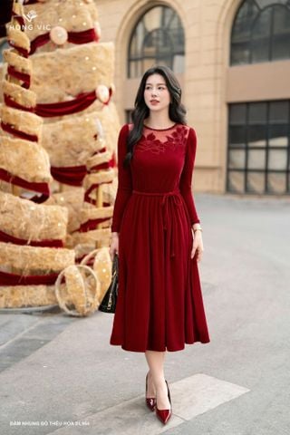 Đầm nhung đỏ thêu hoa DL954