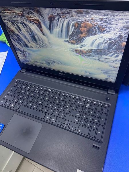 Laptop Dell Vostro 15 3568 Cũ giá rẻ đẹp 98%