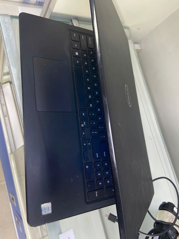 Laptop Dell Inspiron 15 3576 Cũ giá rẻ đẹp 98%