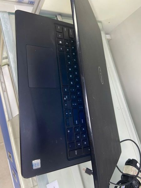 Laptop Dell Inspiron 15 3576 Cũ giá rẻ đẹp 98%