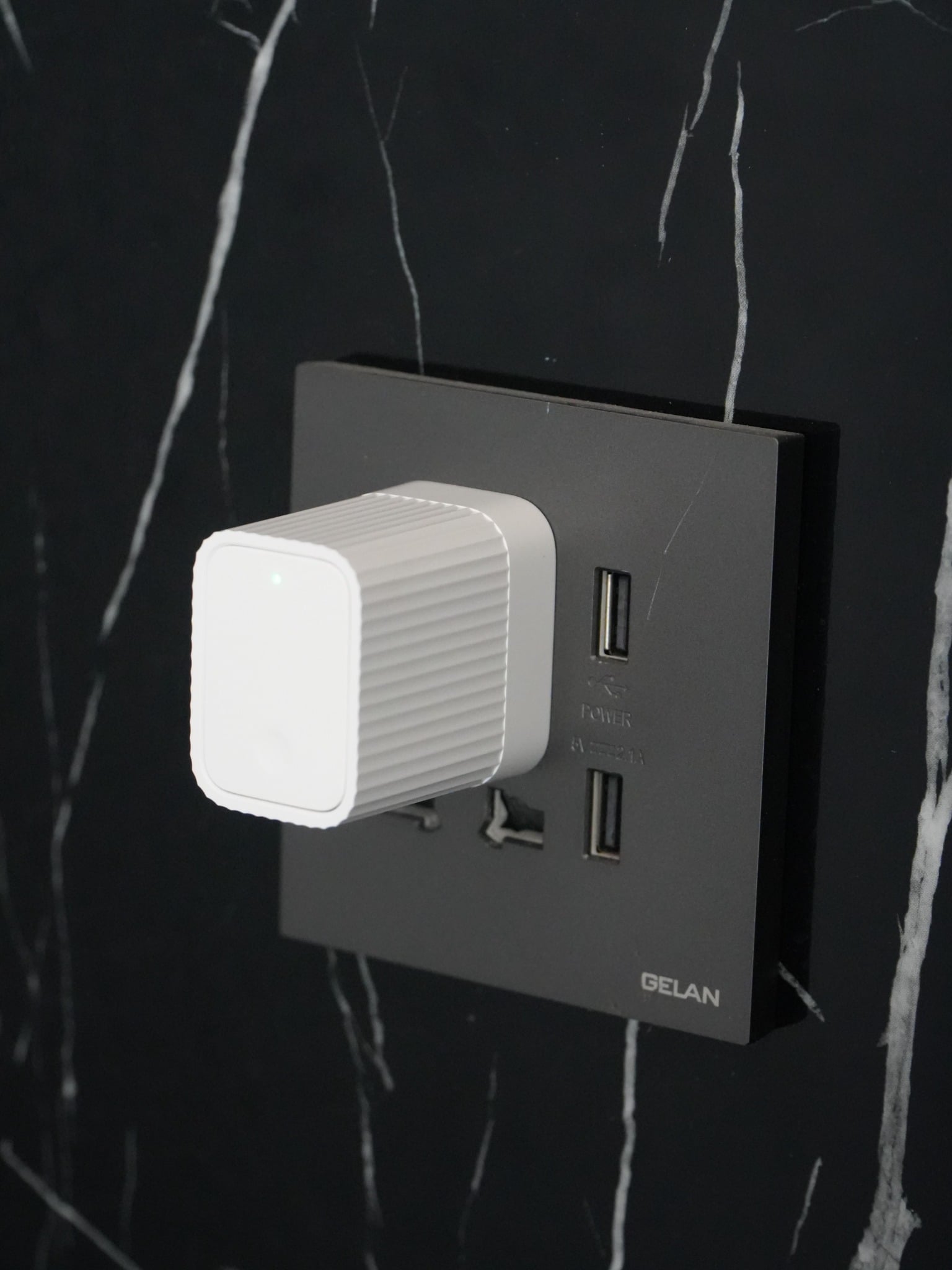 Cổng Kích Hoạt Cảnh Báo Từ Xa Cho Két Sắt Nhập Khẩu Xiaomi CRMCR - QingPing Smart Gateway CRMCR