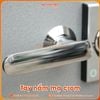 Tay nắm mạ crom trên két sắt điện tử KV91DT