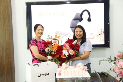 Phúc Long rộn ràng mừng sinh nhật tháng 8 – Chúc mừng Sếp Hường và các CBNV