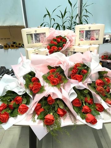 RỘN RÀNG NIỀM VUI 20/10/2025 TẠI MÁY CÔNG TRÌNH PHÚC LONG