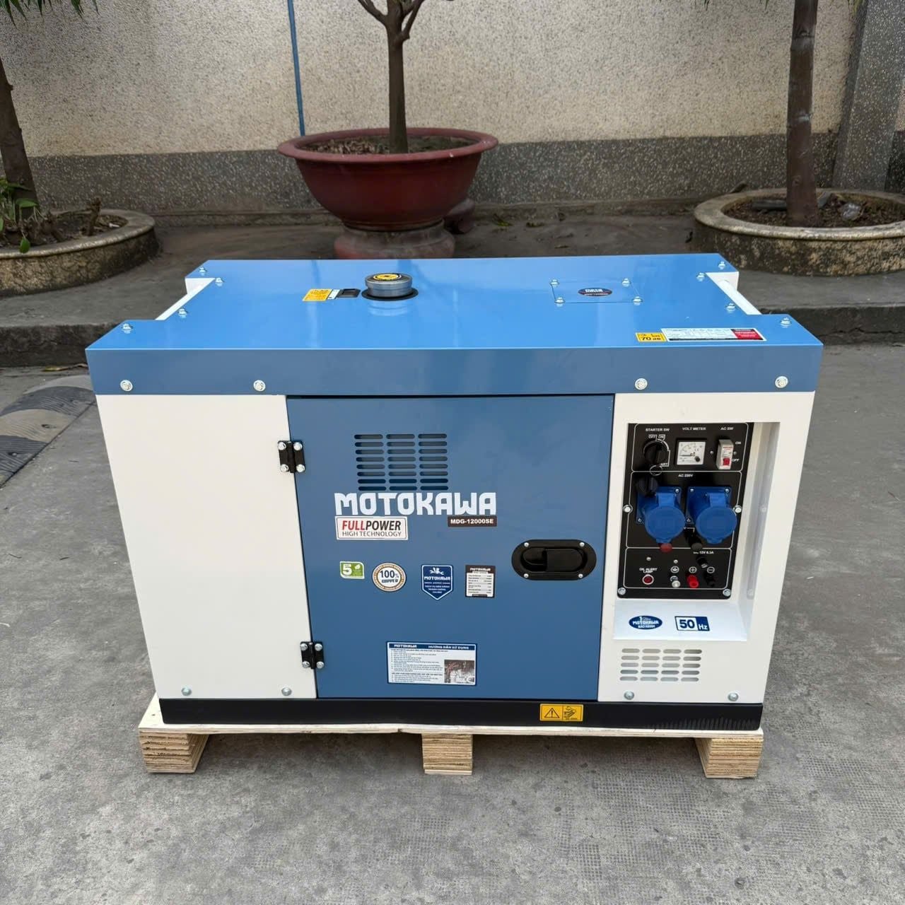 Máy phát điện cách âm MOTOKAWA MDG-12000SE (10KW, xanh)