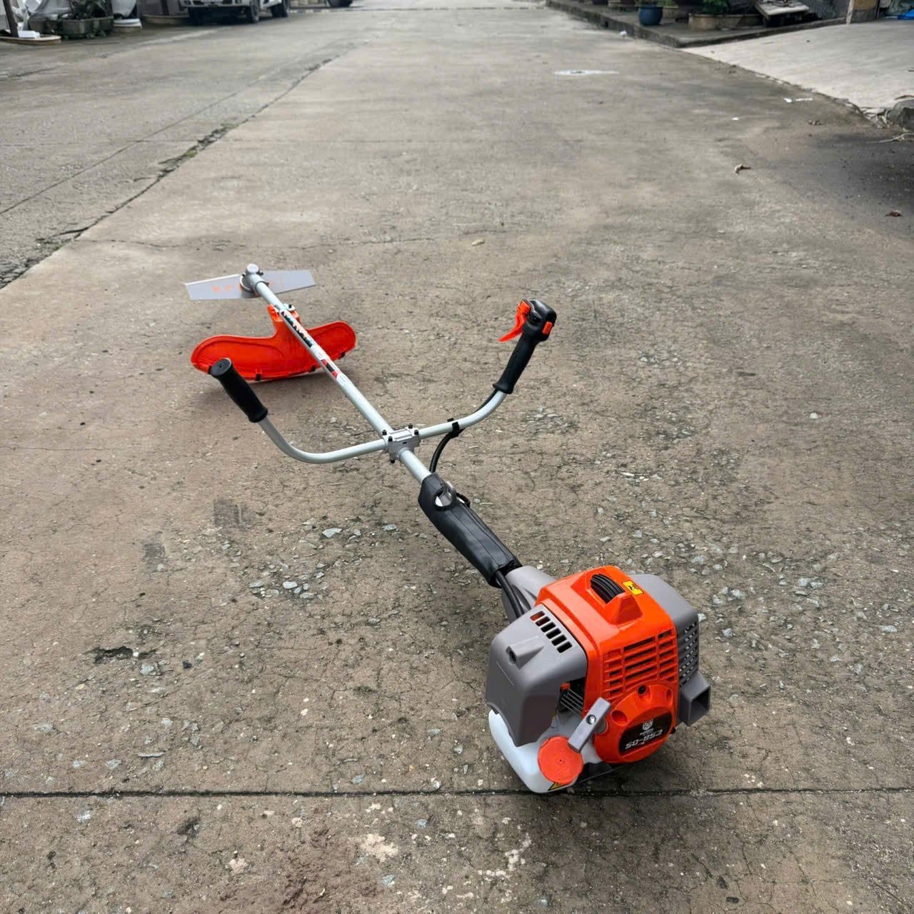 Máy cắt cỏ SOQIN SO-853