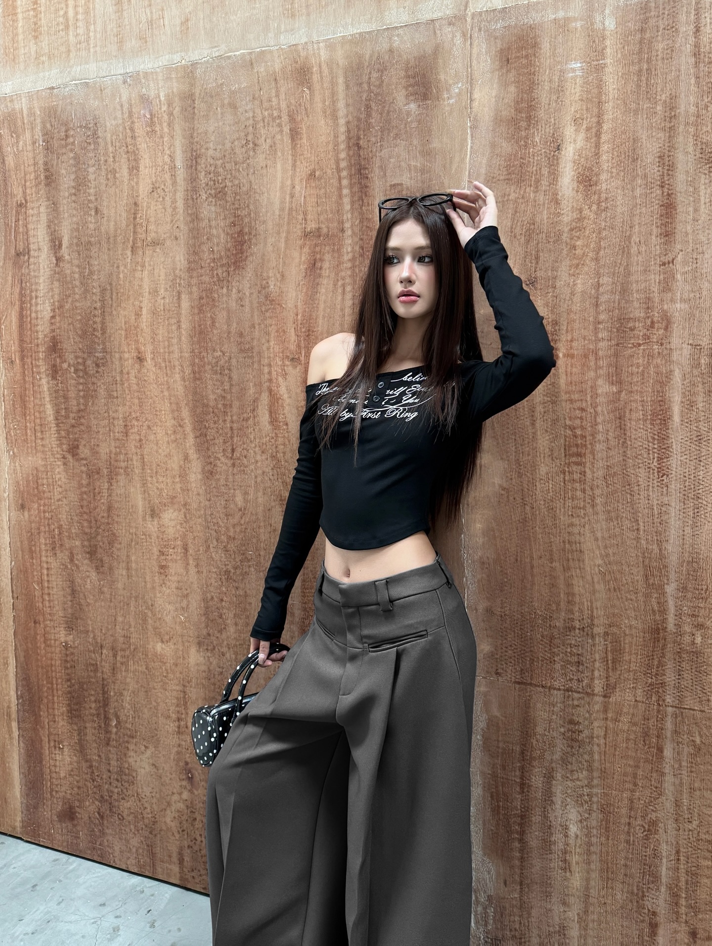  Áo lệch vai dài tay cài nút co giãn ôm body tôn dáng in chữ cá tính Groove - KILL SYSTEM 