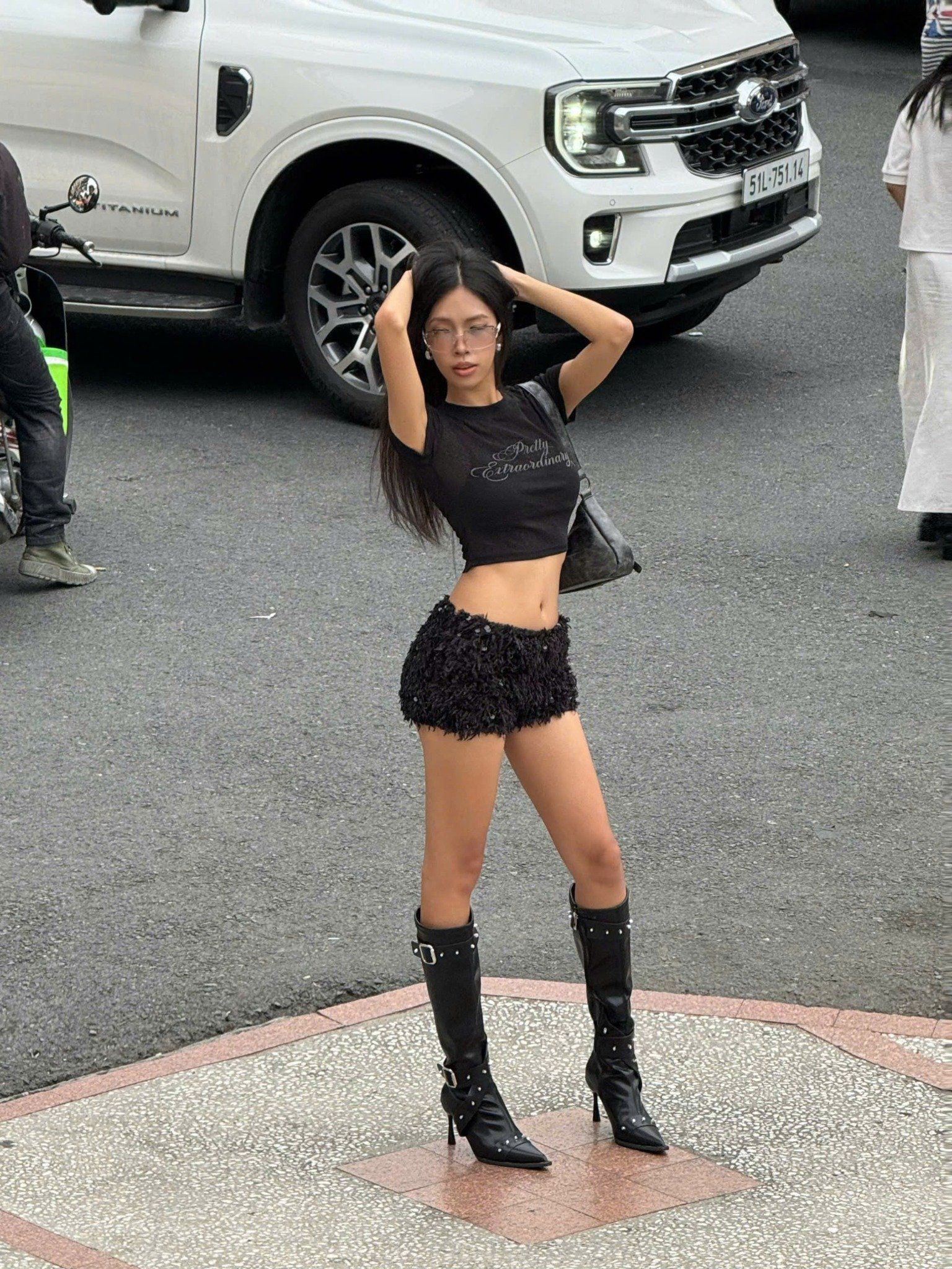  Quần lông vũ đính kim sa HEBE KILL SYSTEM 