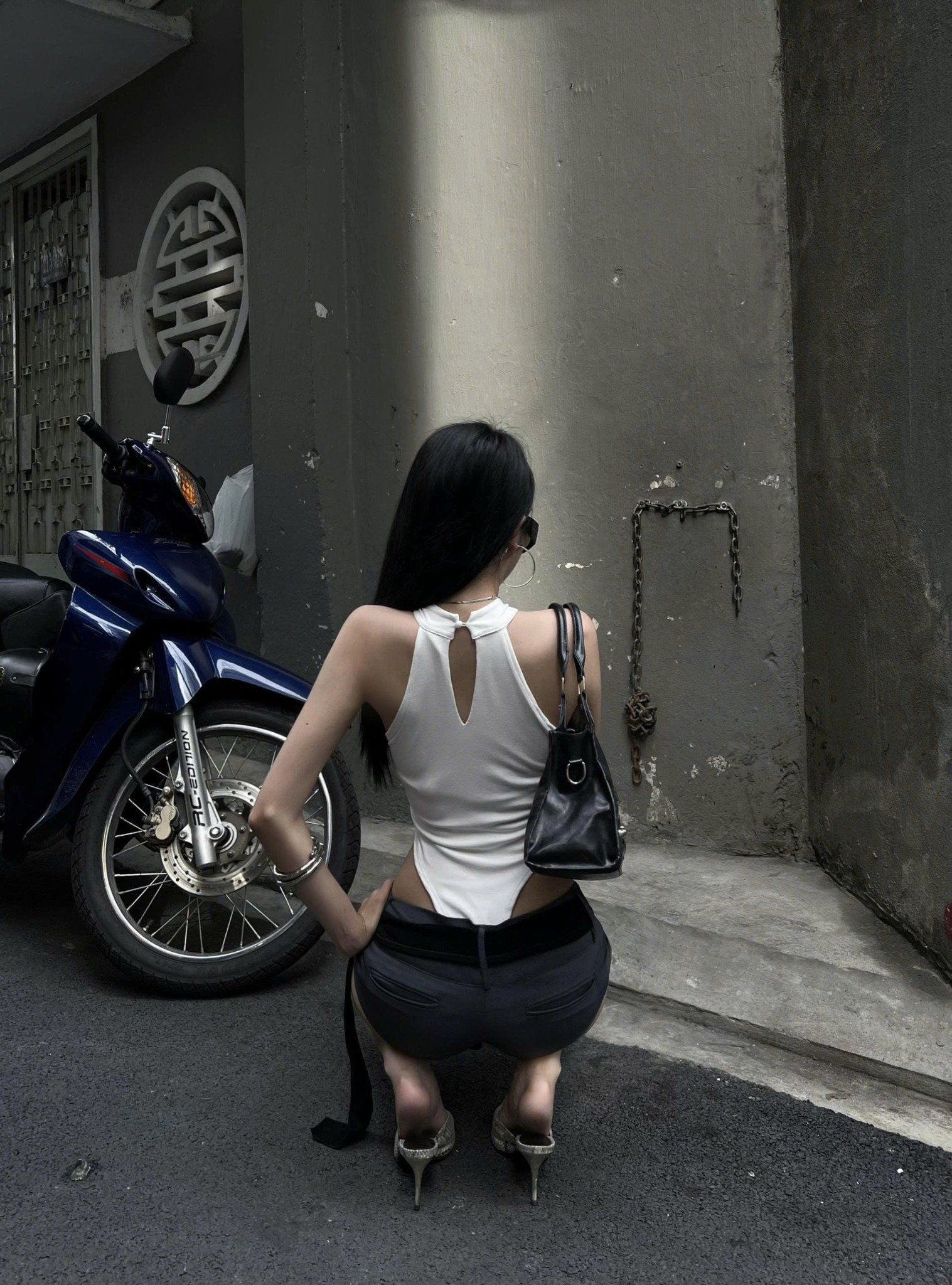  Áo jumpsuit trơn cổ yếm ôm body tôn dáng IRINA 