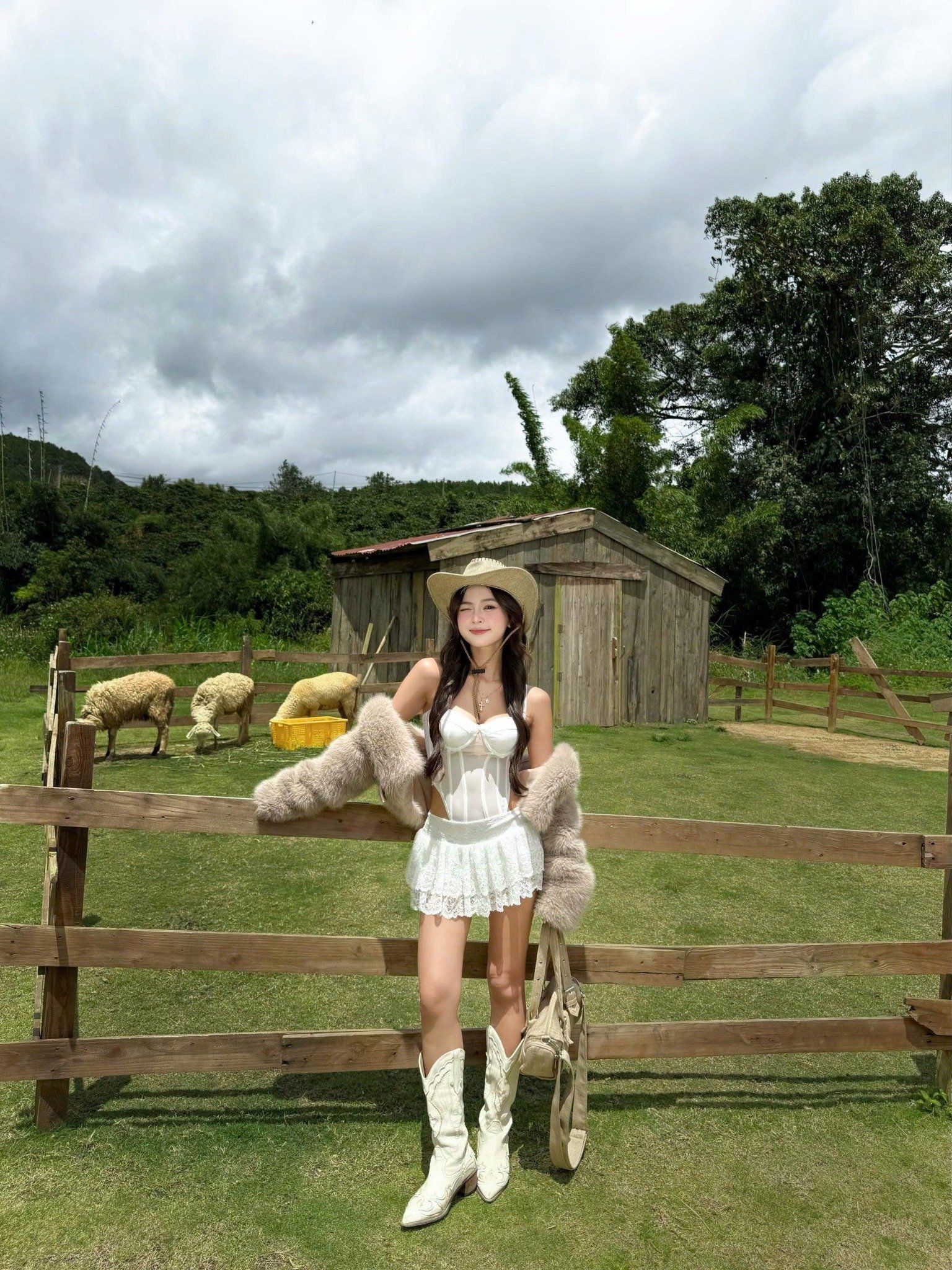  Chân váy ren ngắn cạp thấp 2 tầng YELI - KILL SYSTEM 