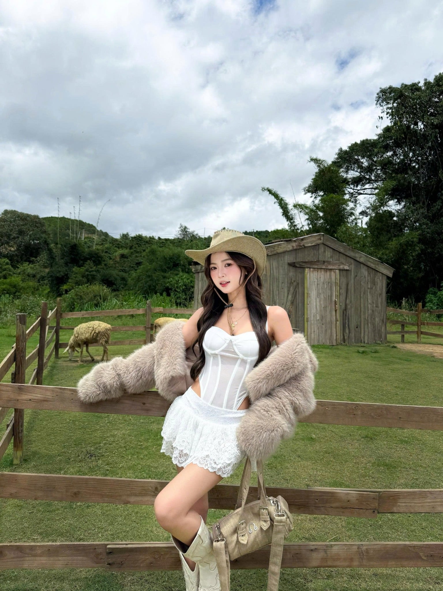  Chân váy ren ngắn cạp thấp 2 tầng YELI - KILL SYSTEM 