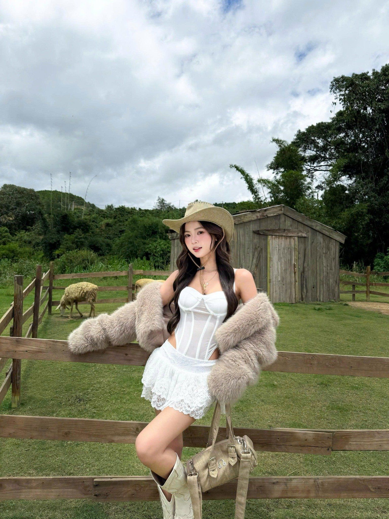  Chân váy ren ngắn cạp thấp 2 tầng YELI - KILL SYSTEM 