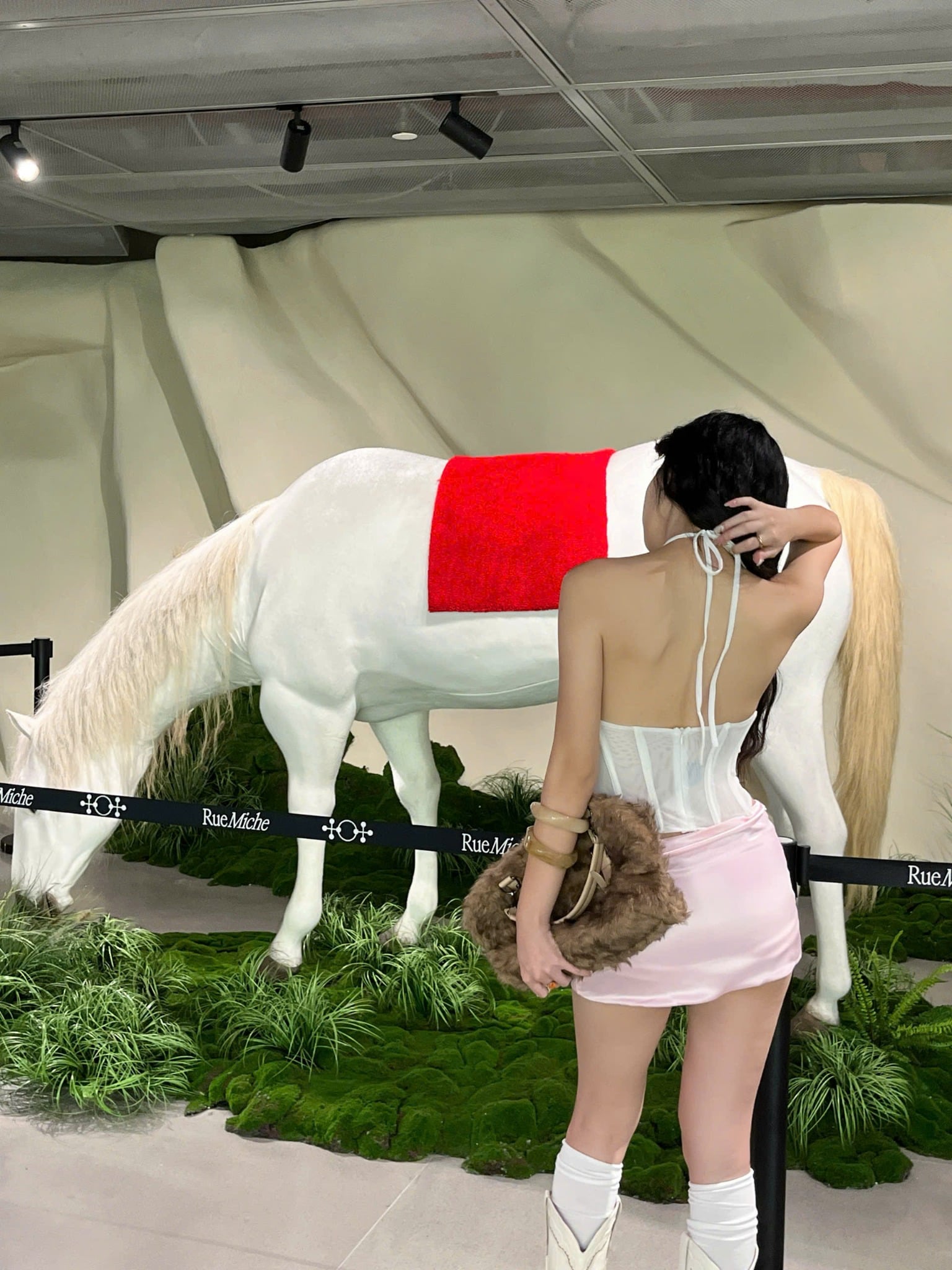  Chân váy lụa ngắn chữ a QUEENCI - KILLSYSTEM 