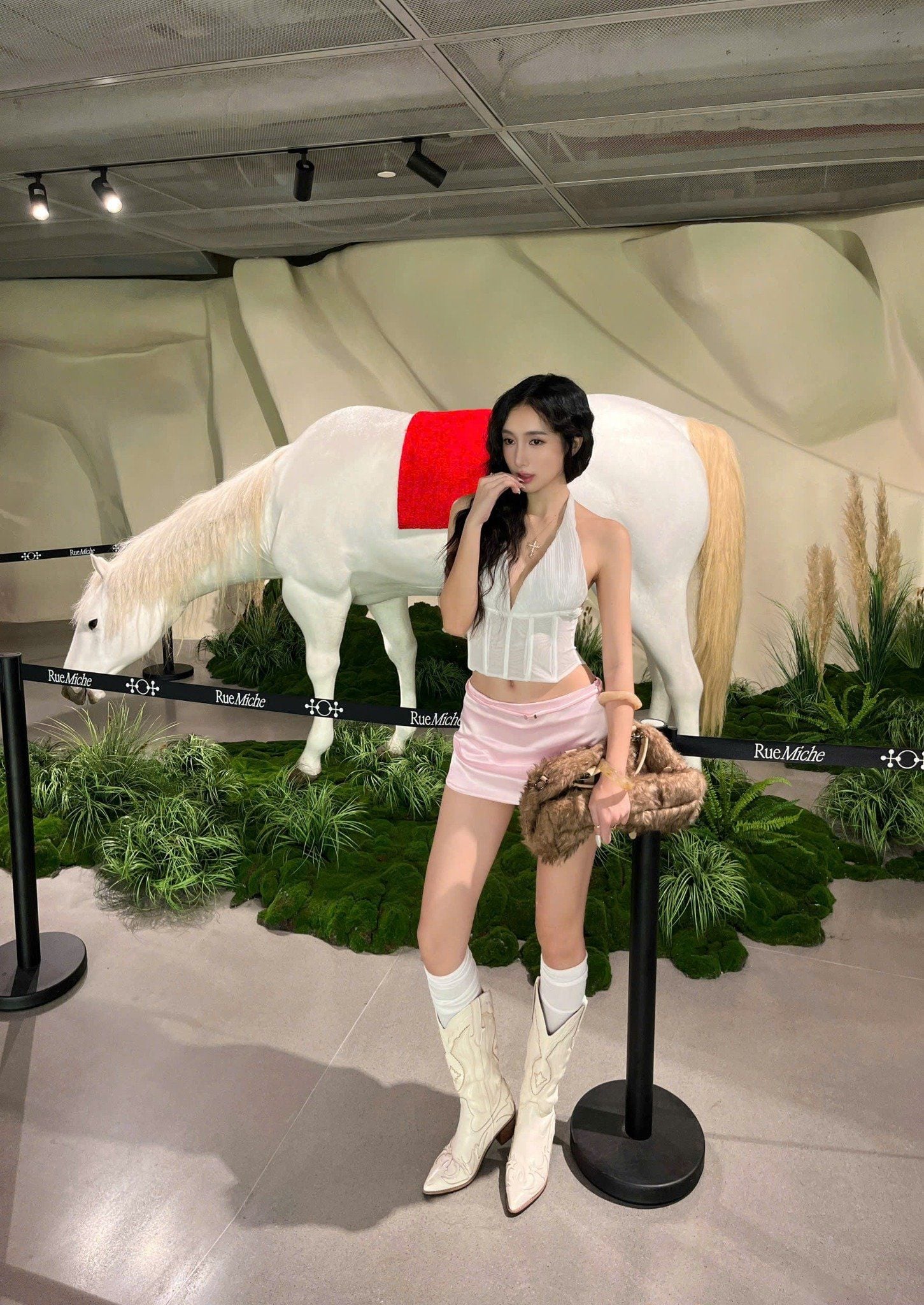  Chân váy lụa ngắn chữ a QUEENCI - KILLSYSTEM 