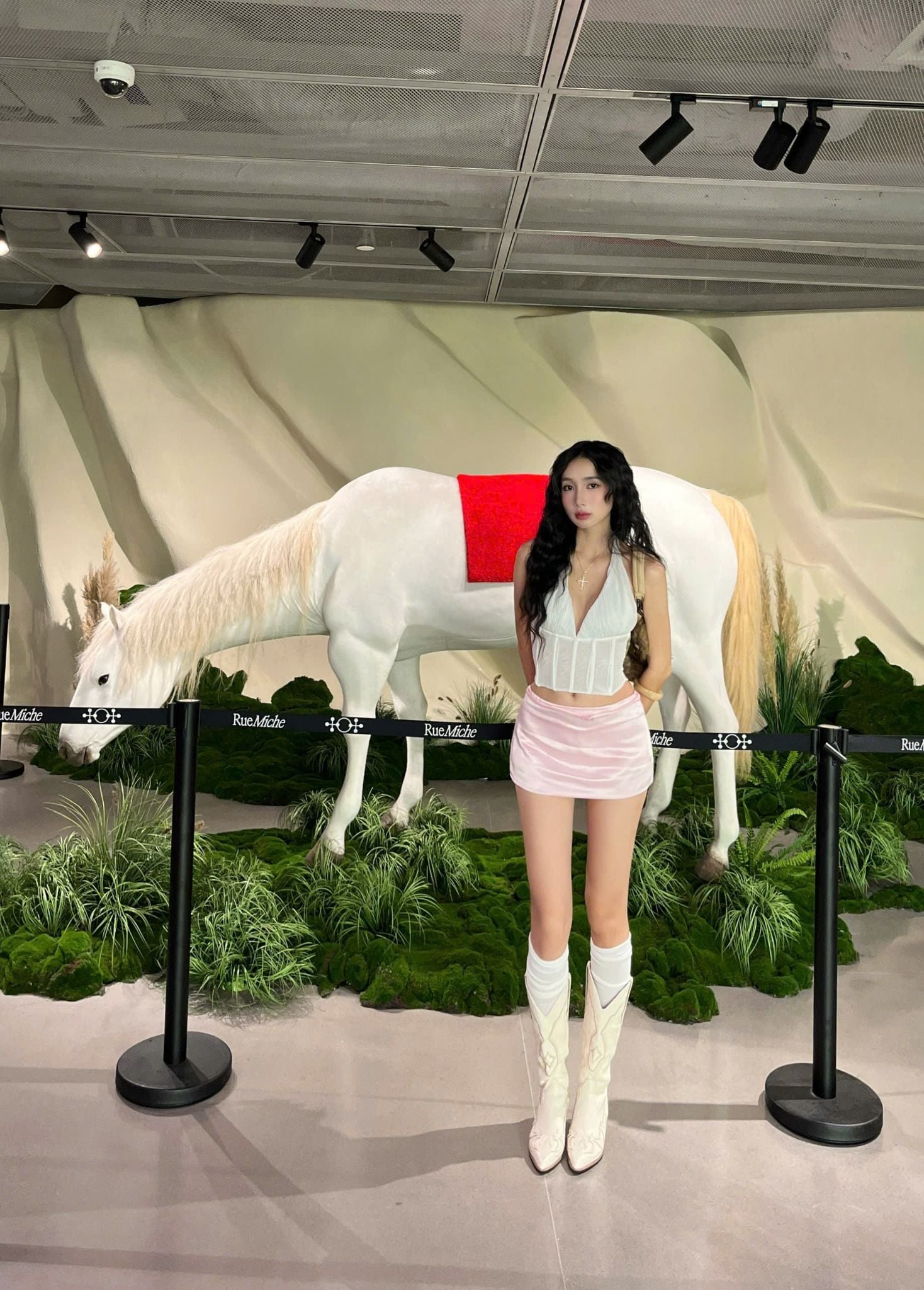  Chân váy lụa ngắn chữ a QUEENCI - KILLSYSTEM 