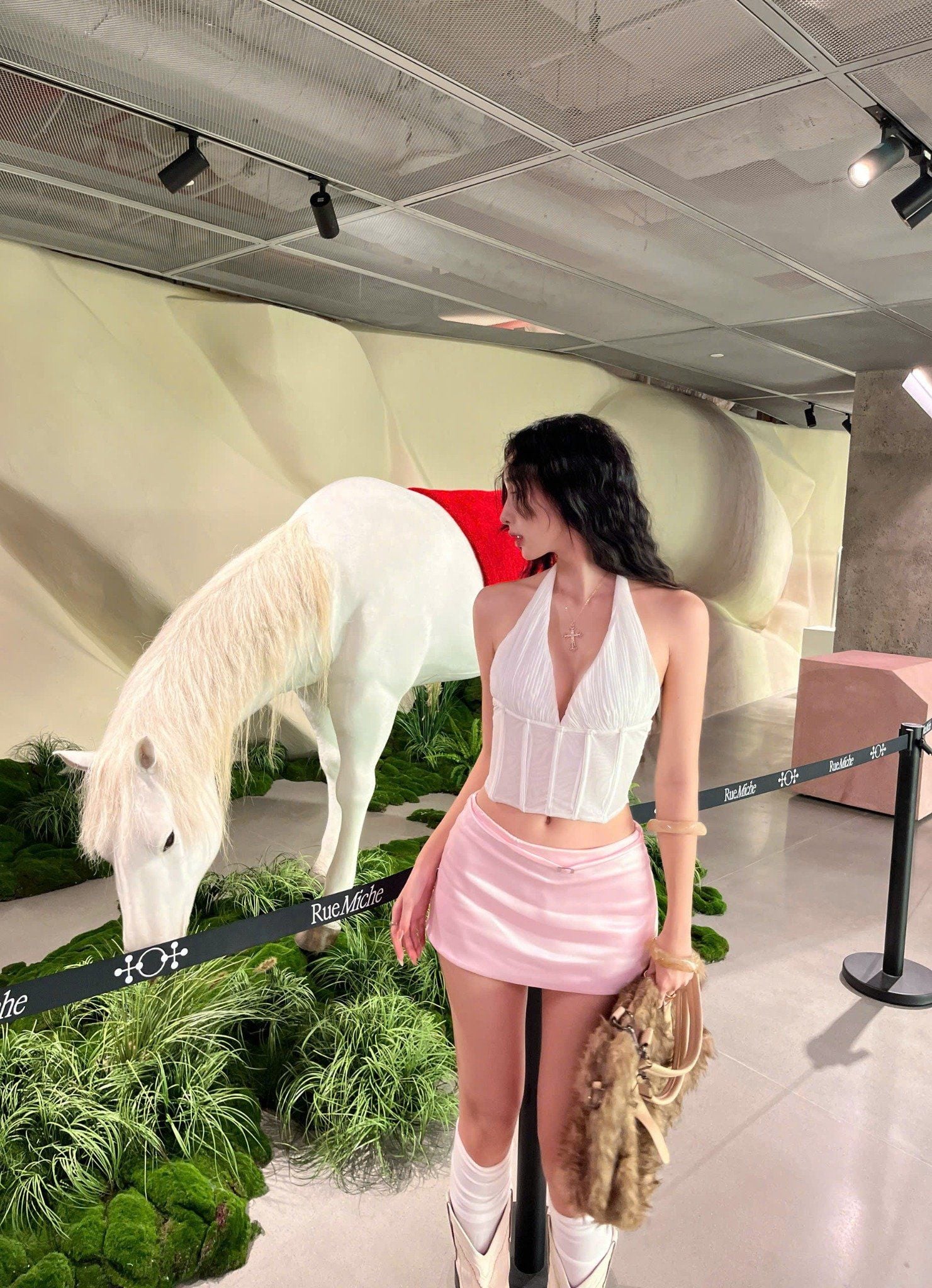  Chân váy lụa ngắn chữ a QUEENCI - KILLSYSTEM 