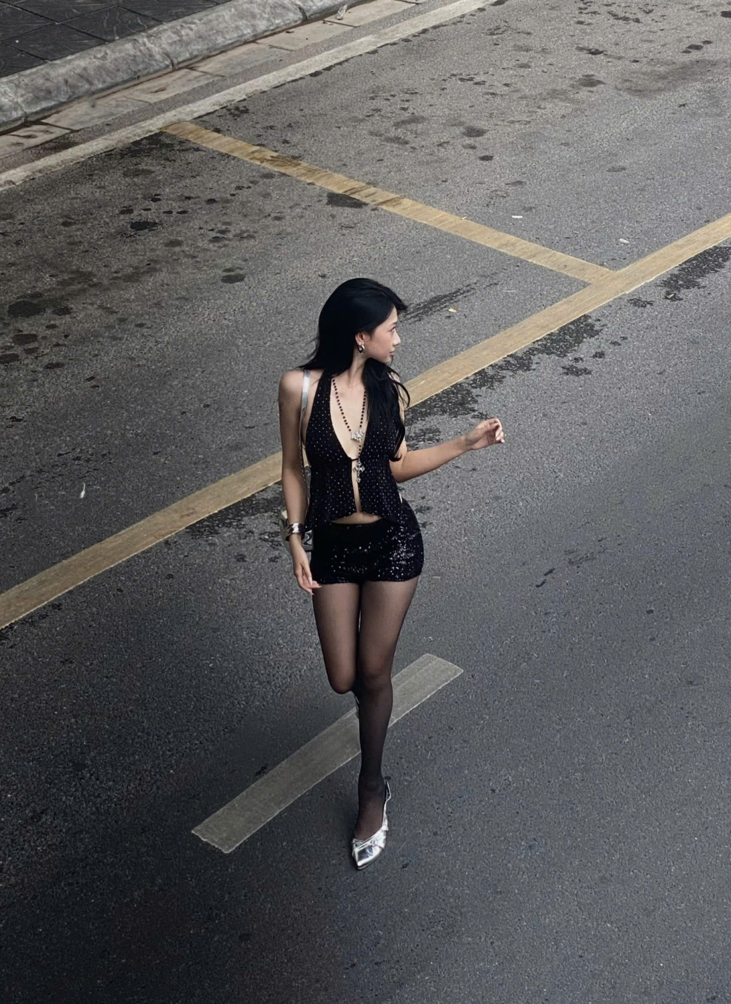  Áo yếm cột dây hở lưng tôn dáng đính đá JULIA - KILL SYSTEM 