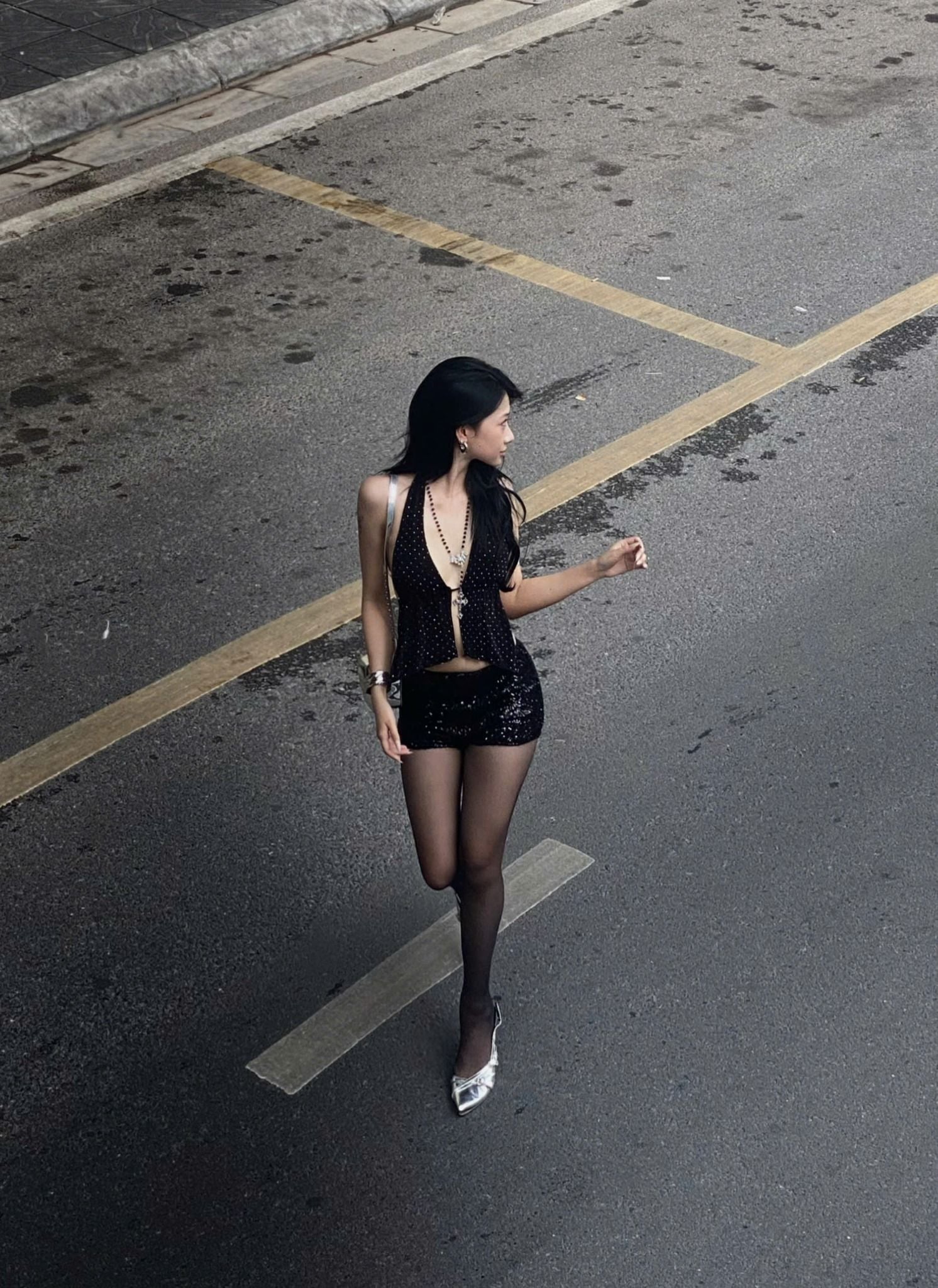  Áo yếm cột dây hở lưng tôn dáng đính đá JULIA - KILL SYSTEM 