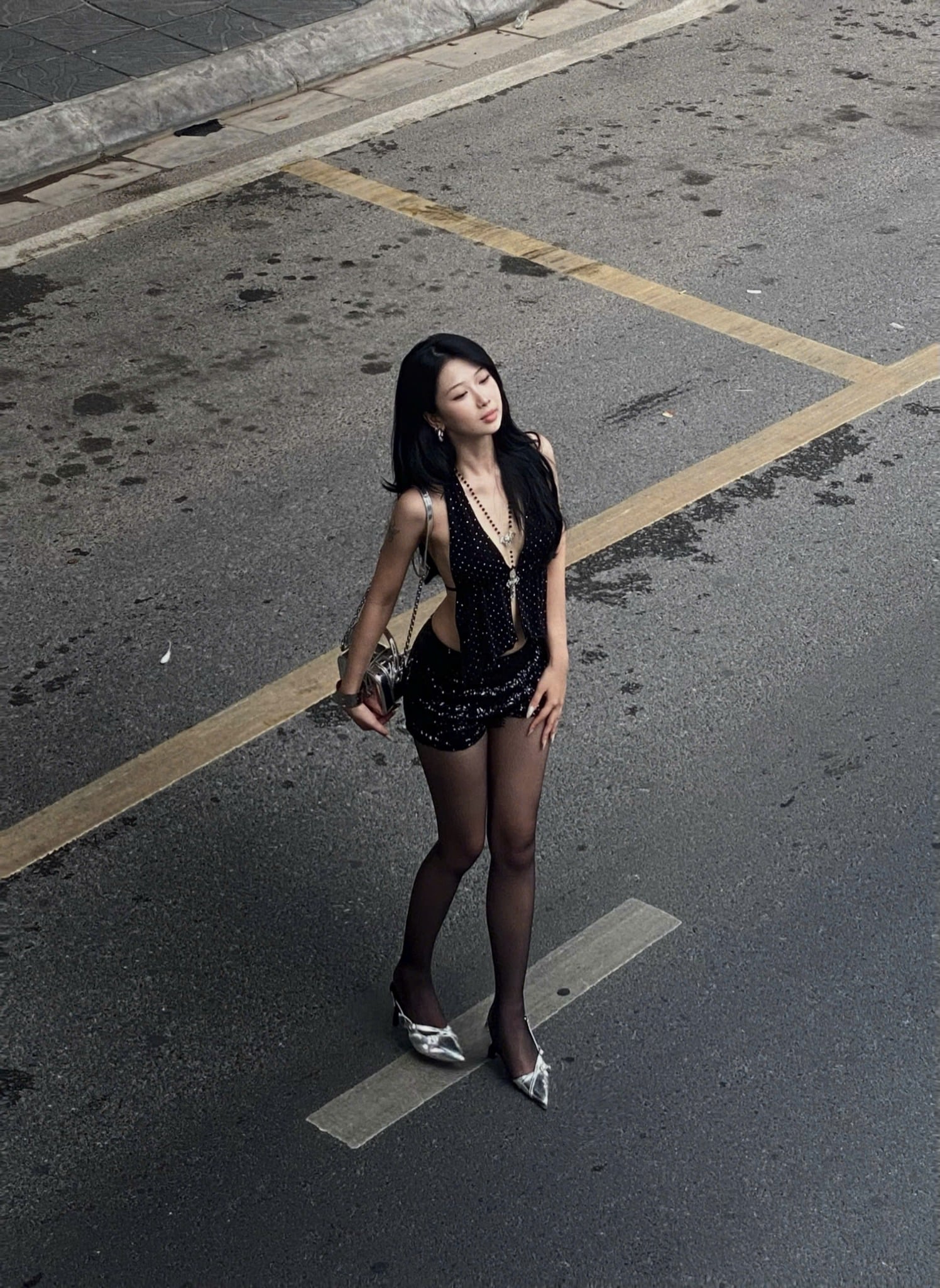  Áo yếm cột dây hở lưng tôn dáng đính đá JULIA - KILL SYSTEM 