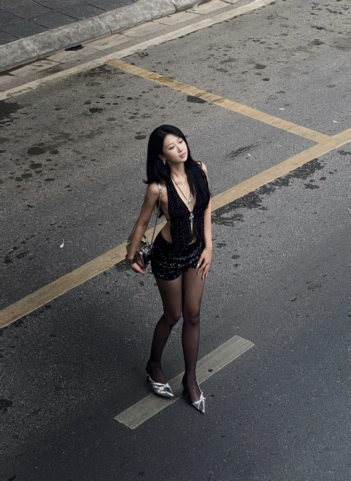  Áo yếm cột dây hở lưng tôn dáng đính đá JULIA - KILL SYSTEM 