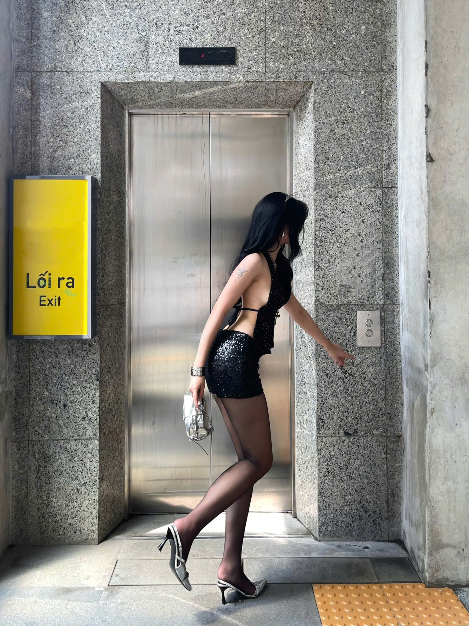  Áo yếm cột dây hở lưng tôn dáng đính đá JULIA - KILL SYSTEM 