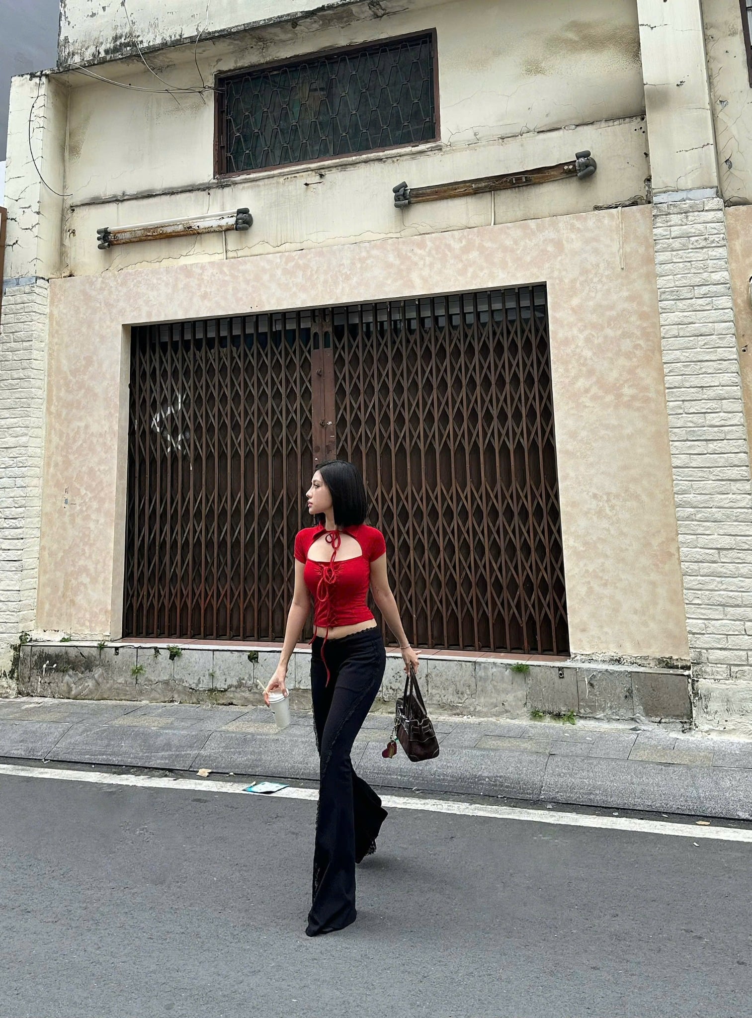  Quần ống loe dài cạp trễ phối ren tôn dáng SALDO - KILLSYSTEM 