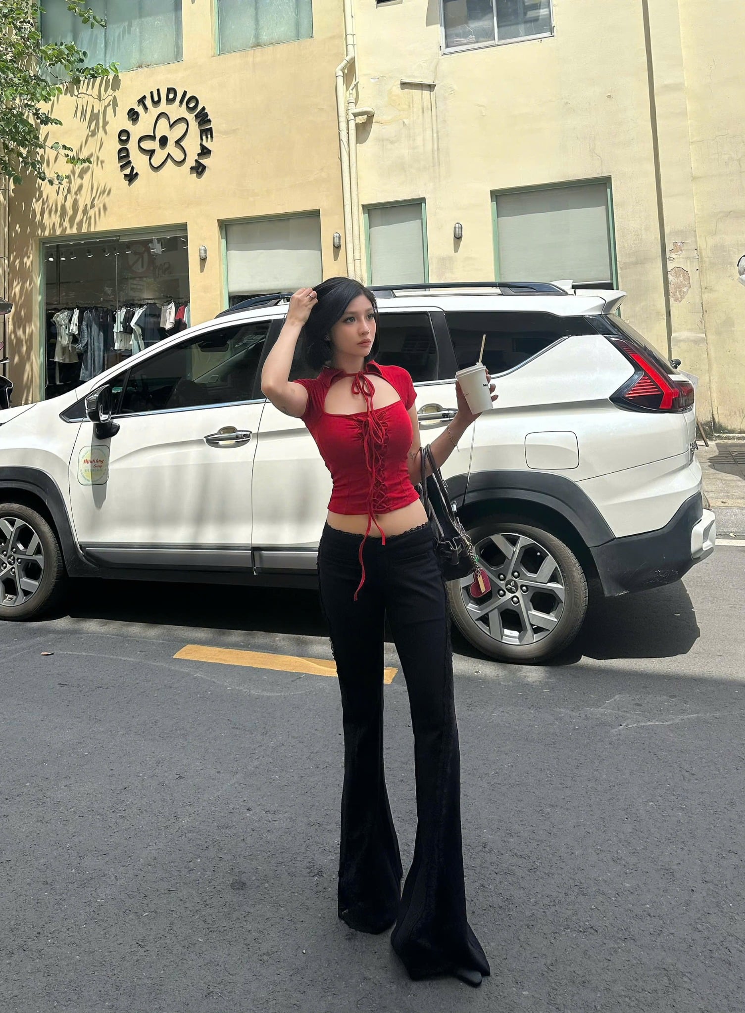  Áo kiểu khoét ngực thắt nơ ôm body tôn dáng KATSEYE - KILLSYSTEM 