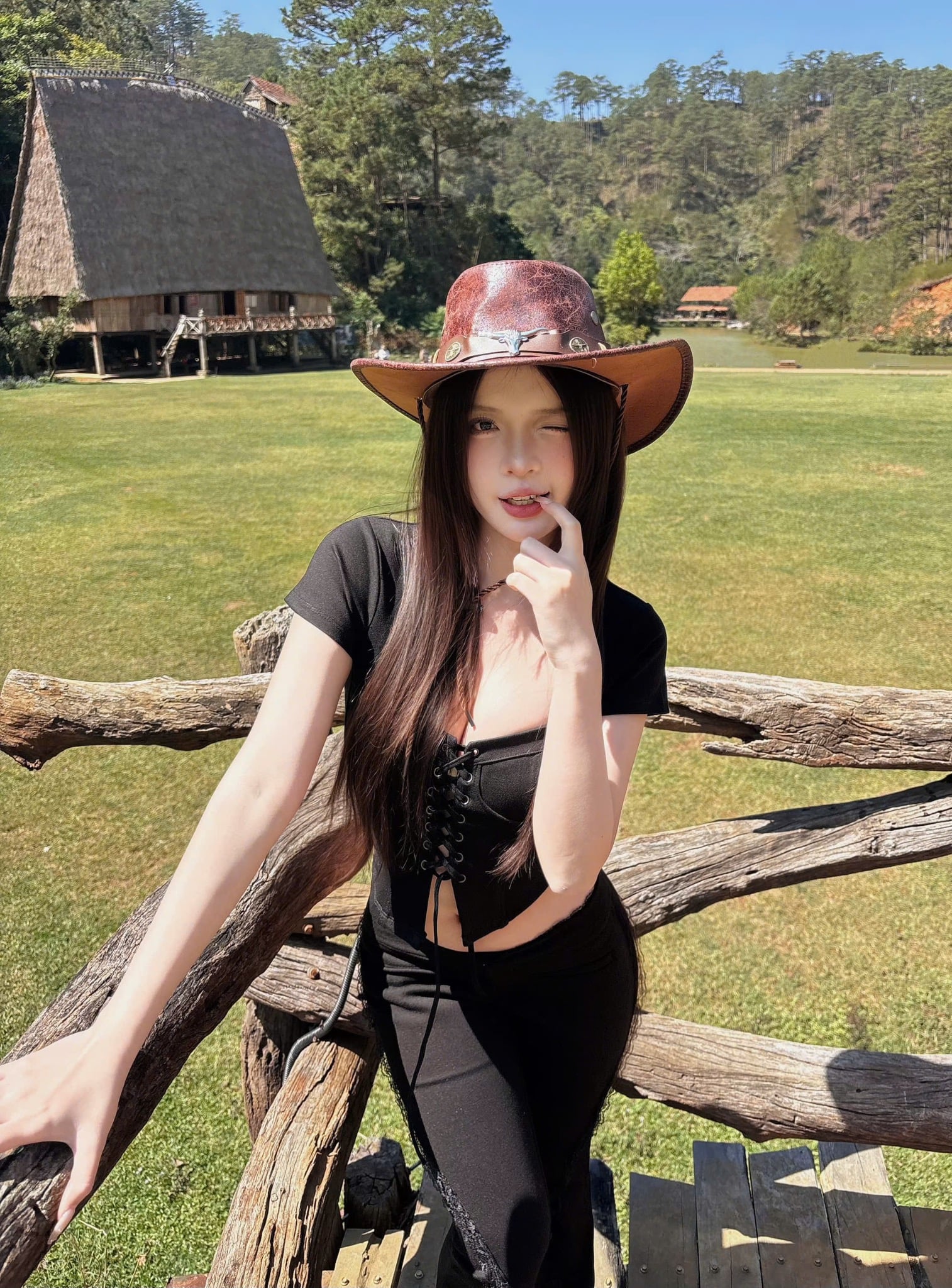  Áo kiểu cổ vuông đan dây gợi cảm SELENA -  KILLSYSTEM 
